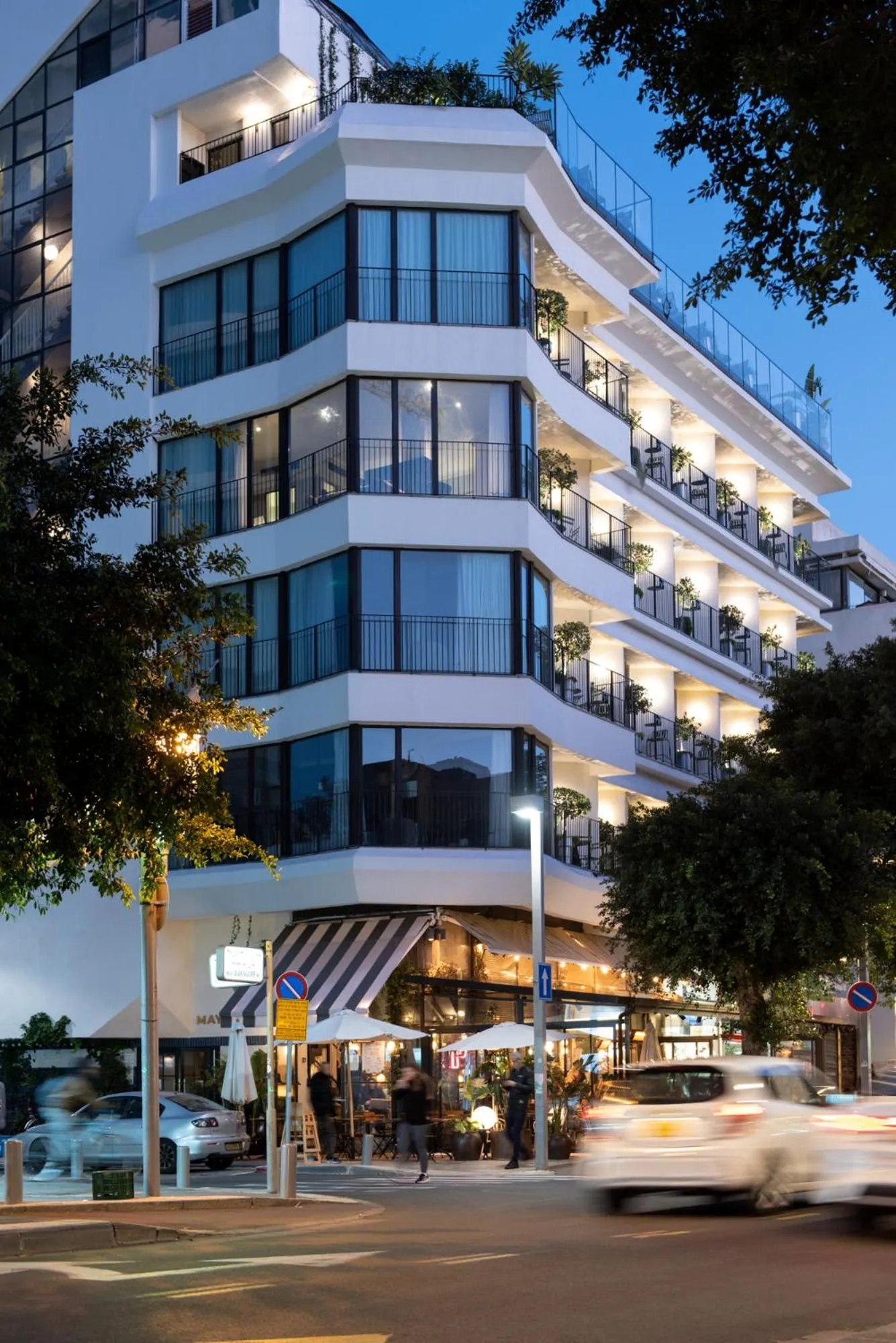 Property building in Mayer House