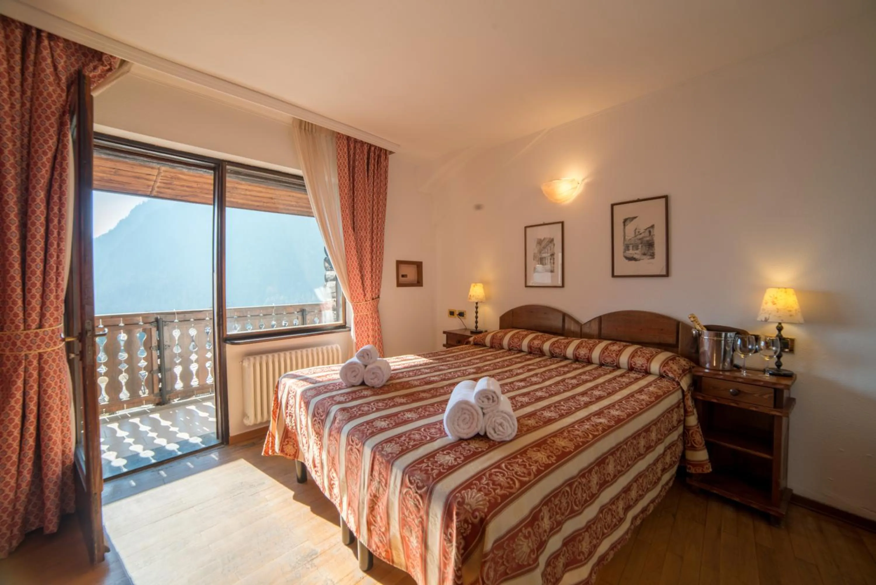 Bed in HG Hotel Italia