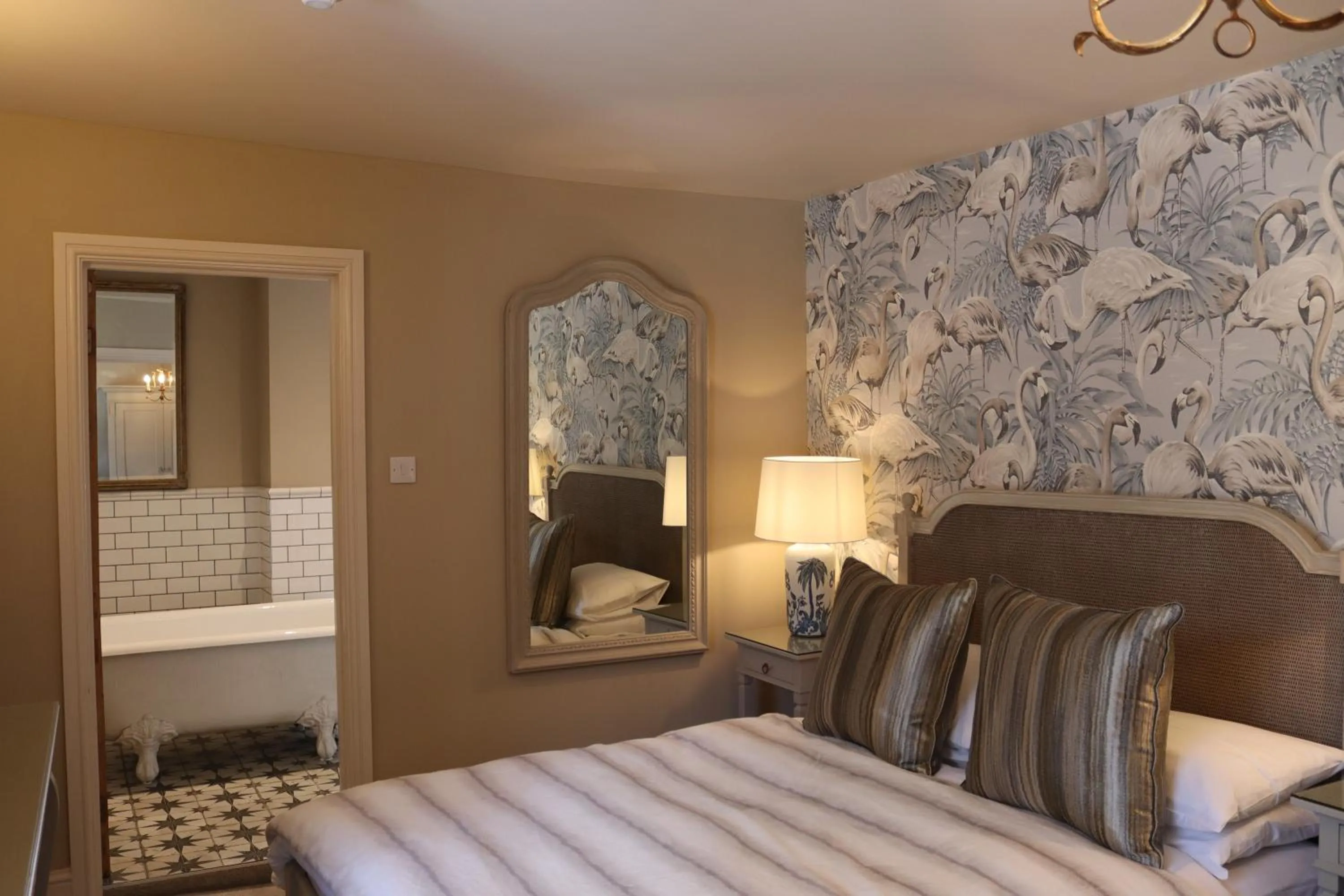 Bedroom, Bed in Rafters at Riverside House Hotel
