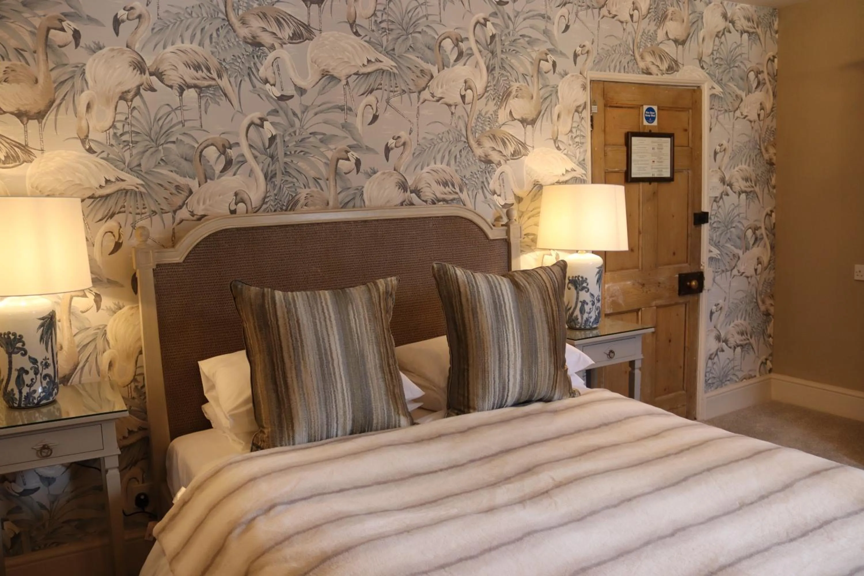 Bedroom, Bed in Rafters at Riverside House Hotel