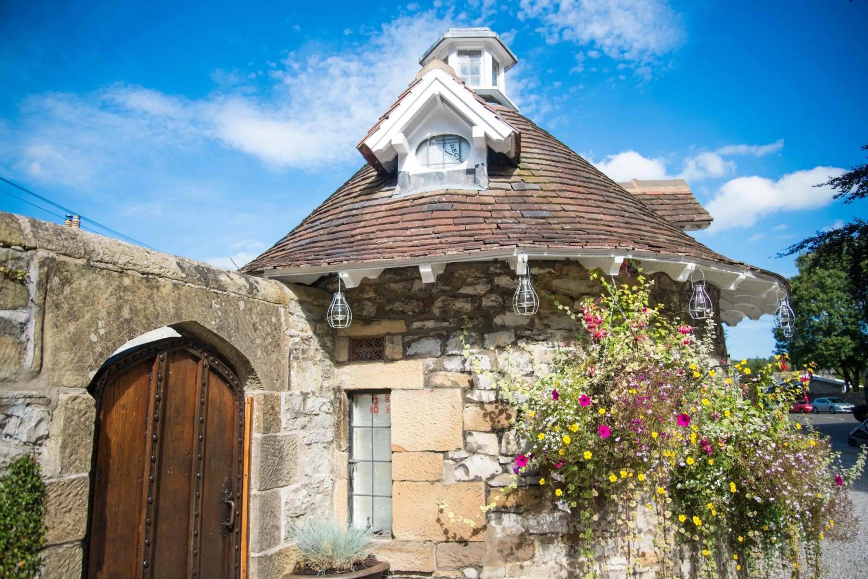 Property building in Rafters at Riverside House Hotel