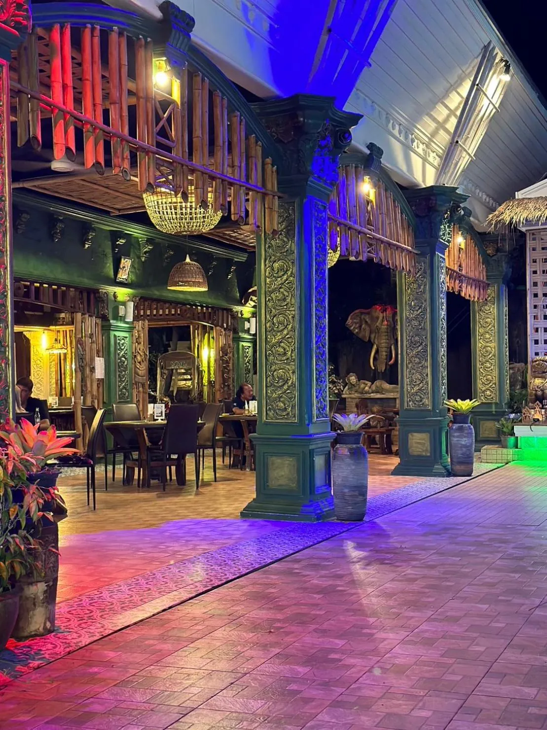 Evening entertainment in Kata Garden Resort SHA Extra Plus