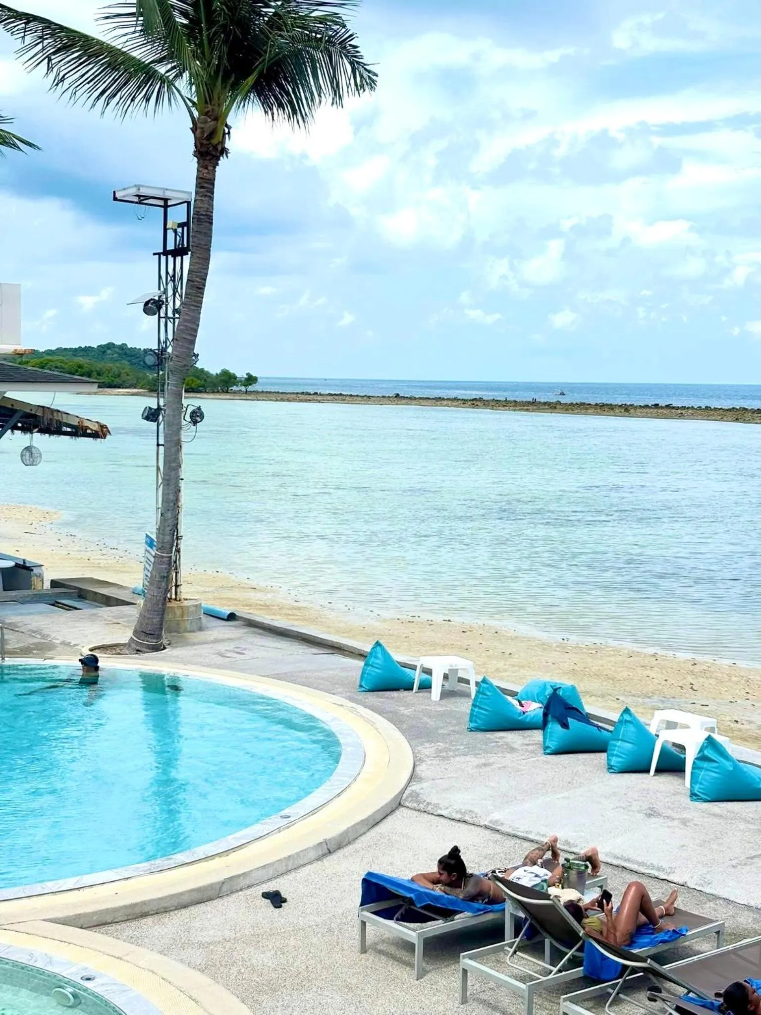Beach in Combo Beach Hotel Samui