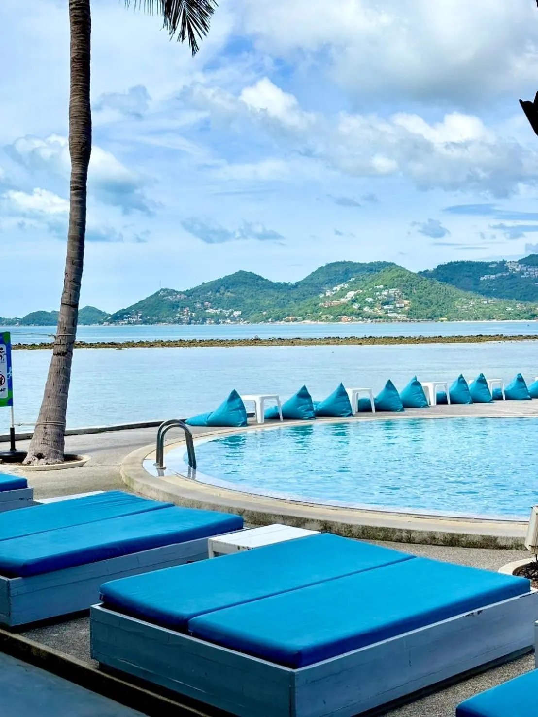 Beach in Combo Beach Hotel Samui