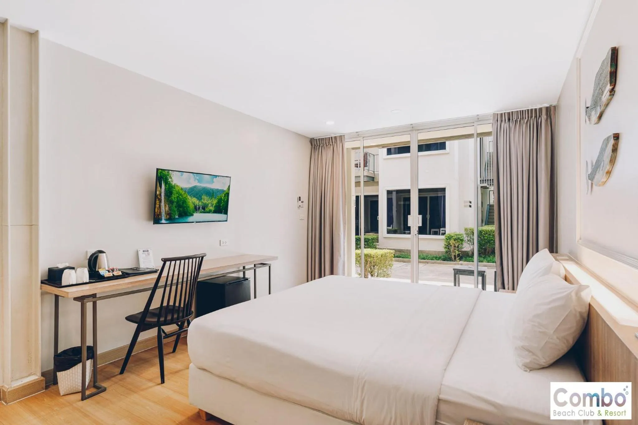 Bedroom, Bed in Combo Beach Hotel Samui