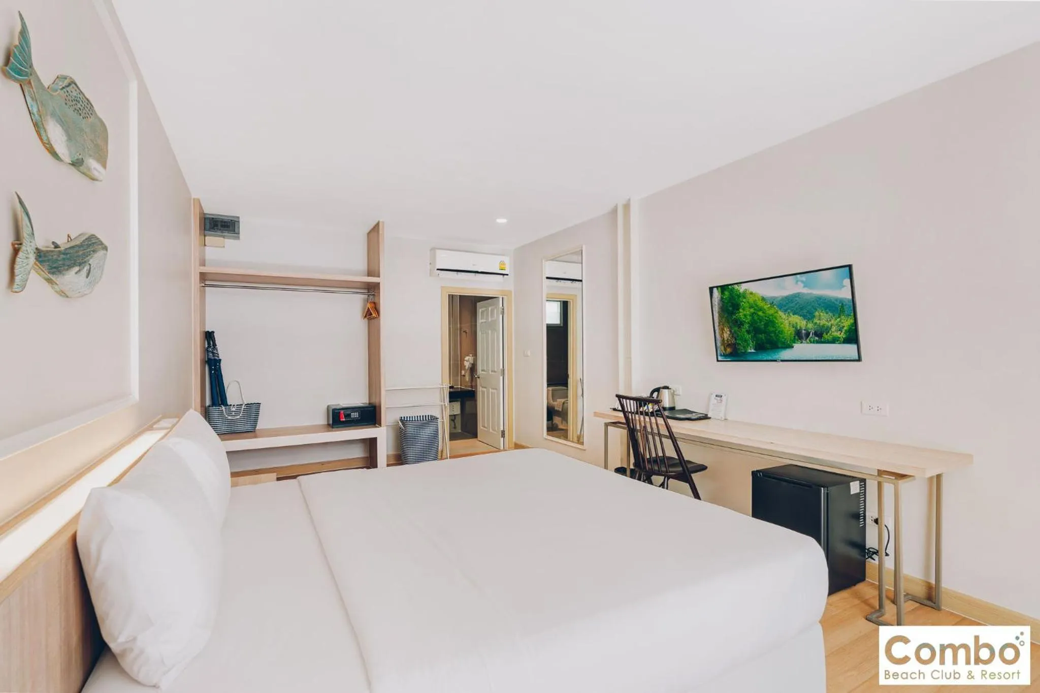 Bedroom, Bed in Combo Beach Hotel Samui