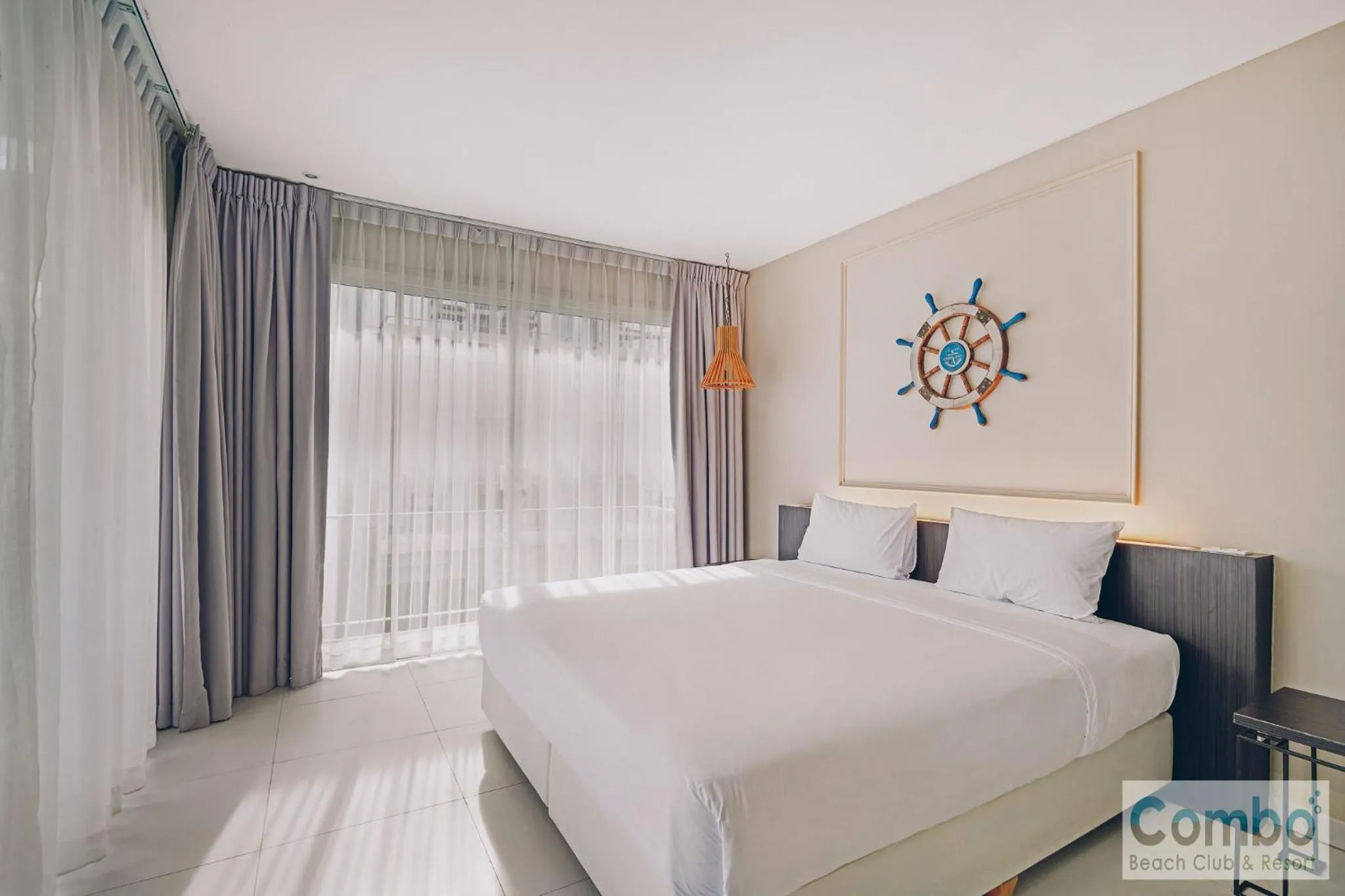 Bed in Combo Beach Hotel Samui