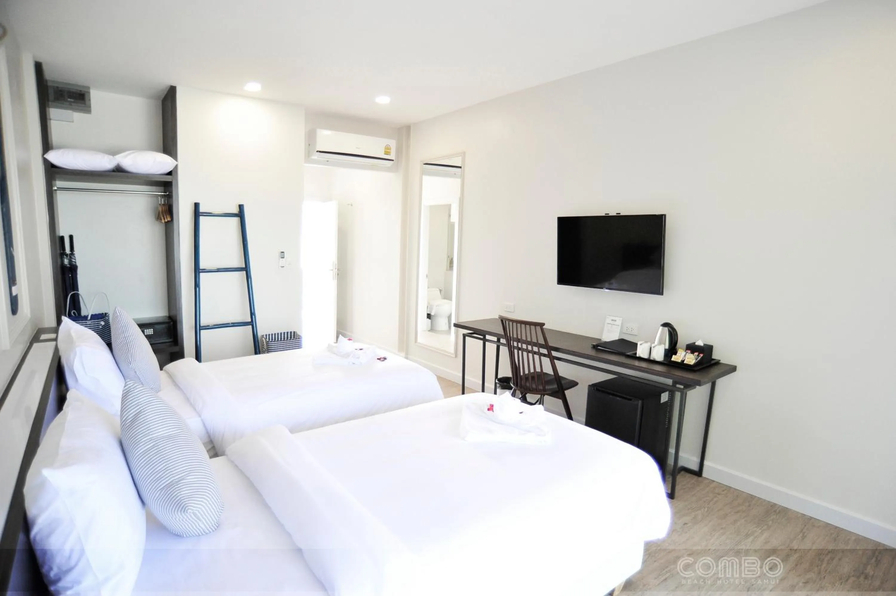 Bedroom, Bed in Combo Beach Hotel Samui