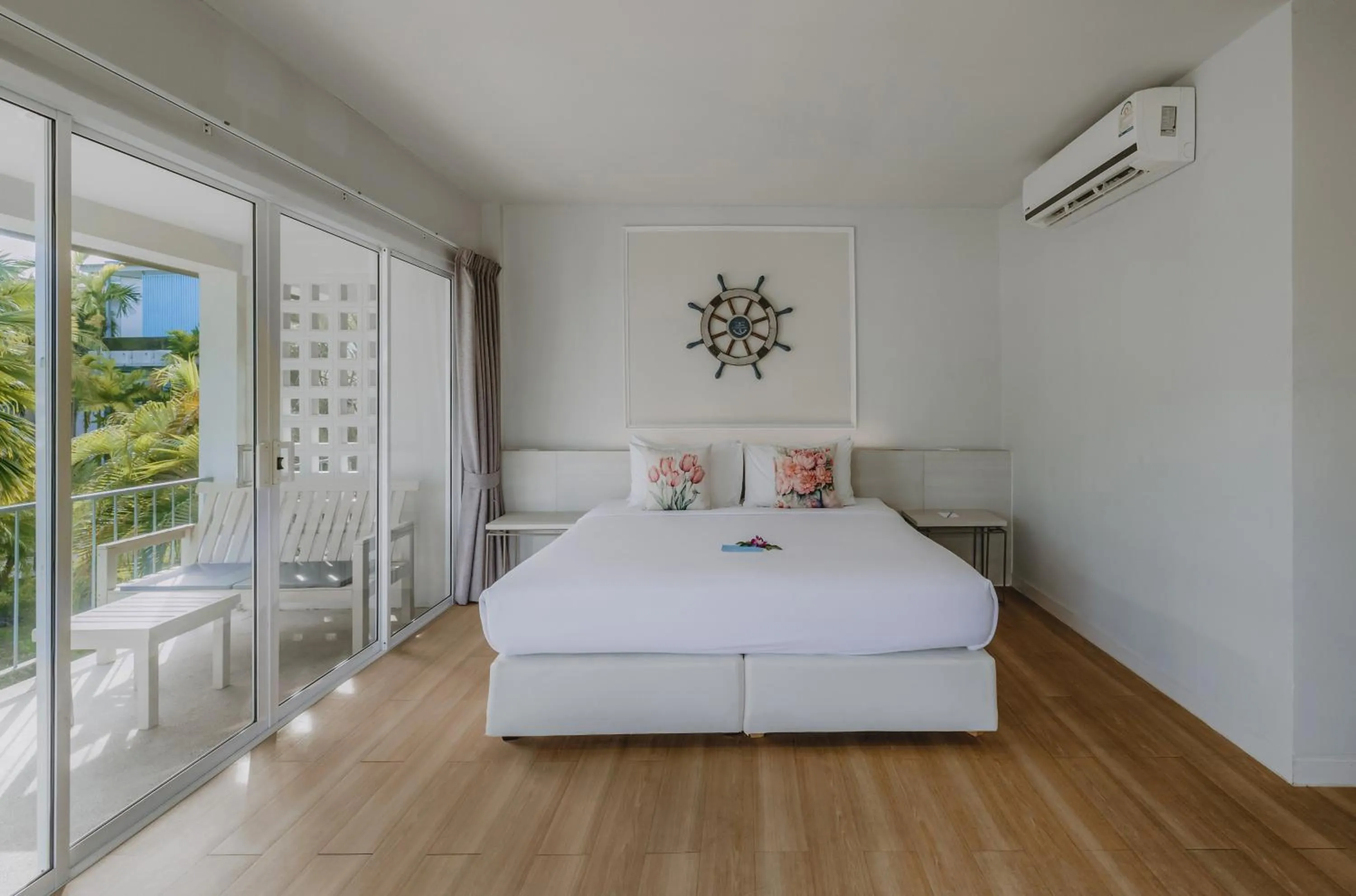 Bedroom, Bed in Combo Beach Hotel Samui