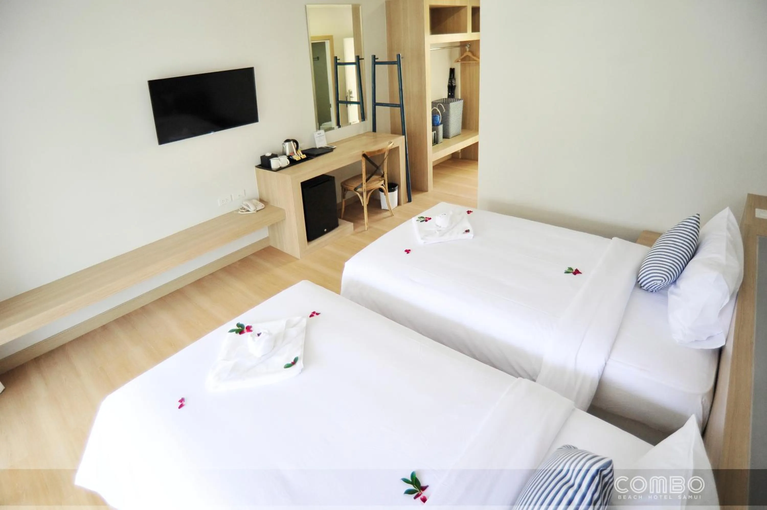 Bedroom, Bed in Combo Beach Hotel Samui