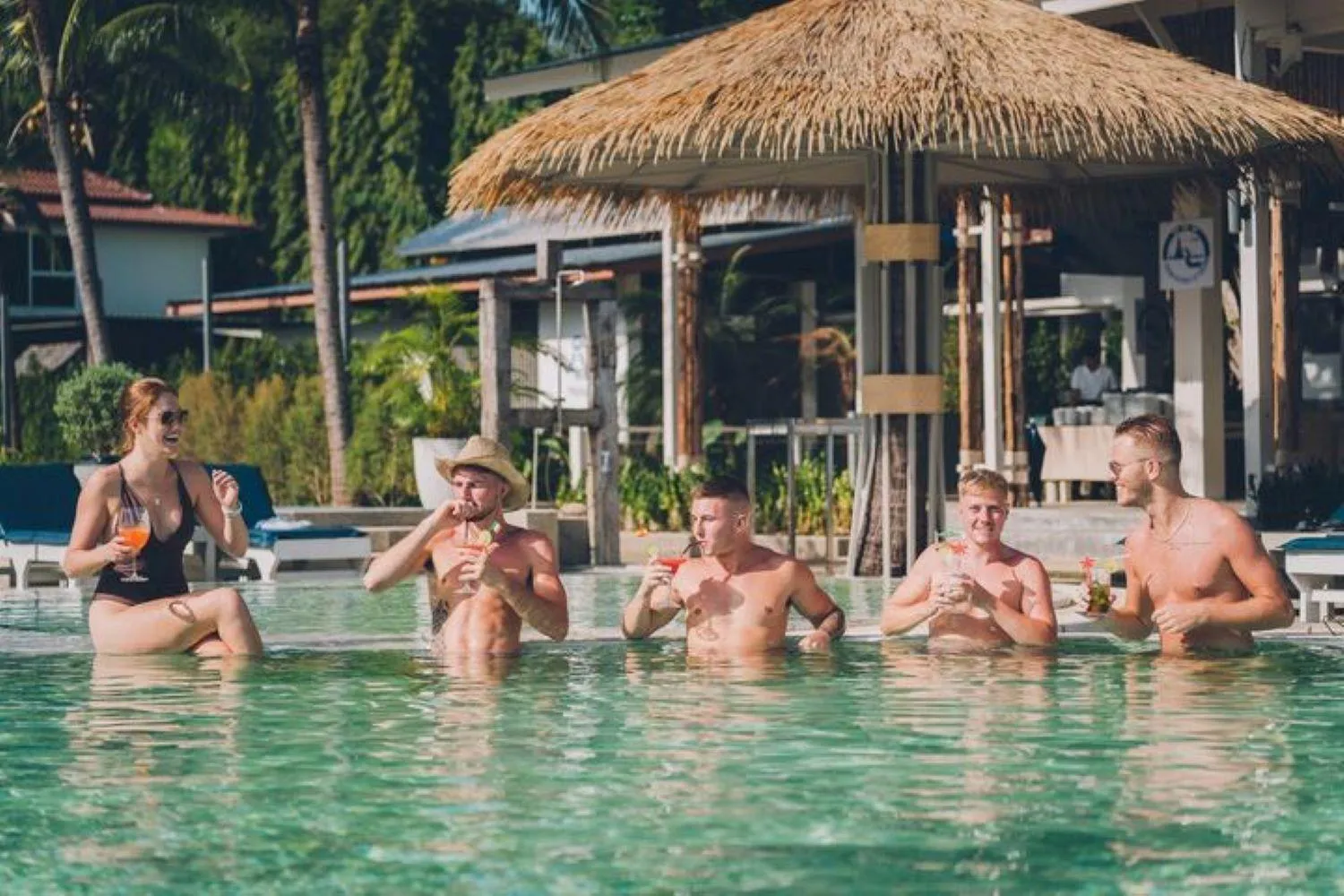 Swimming pool in Combo Beach Hotel Samui