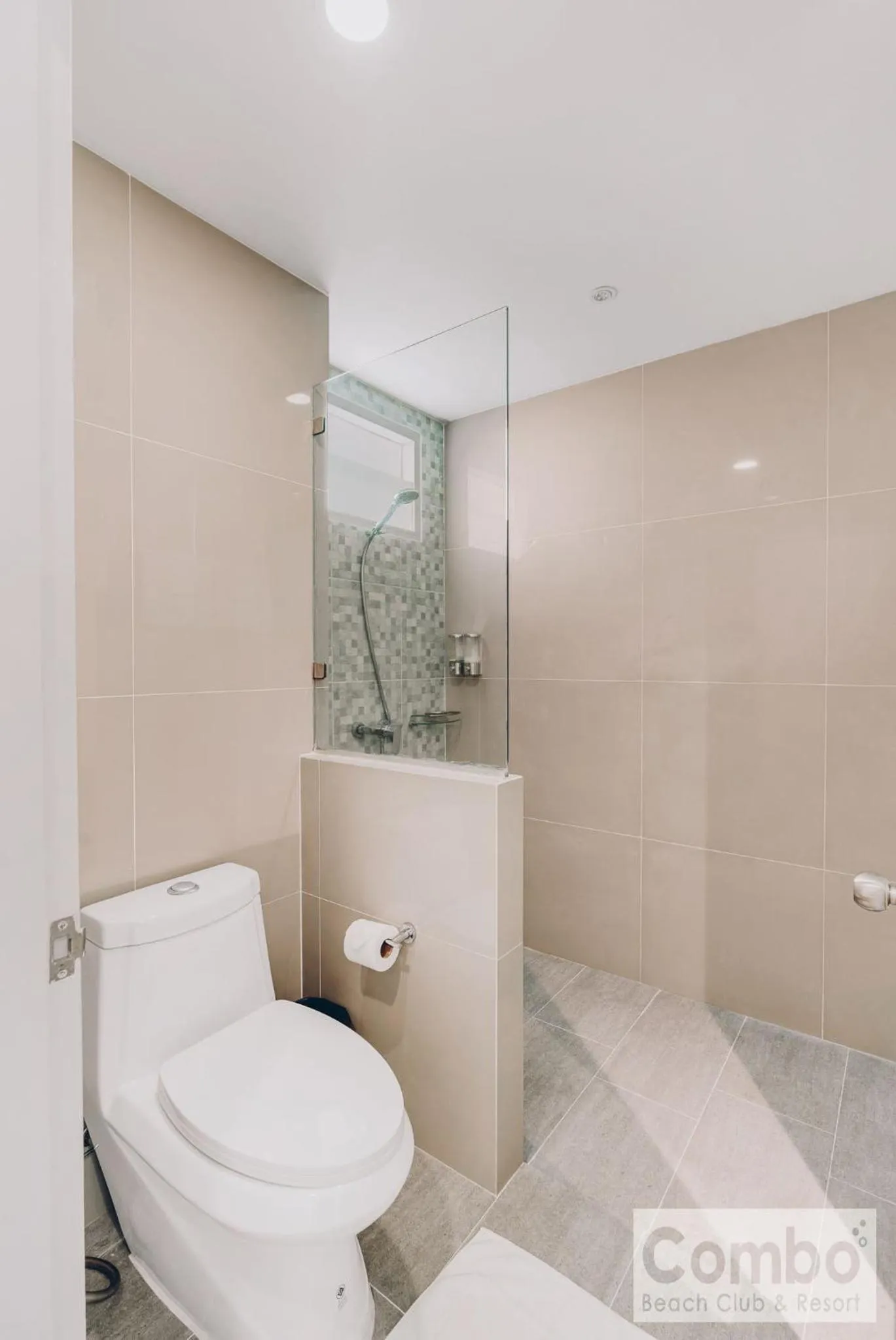 Bathroom in Combo Beach Hotel Samui