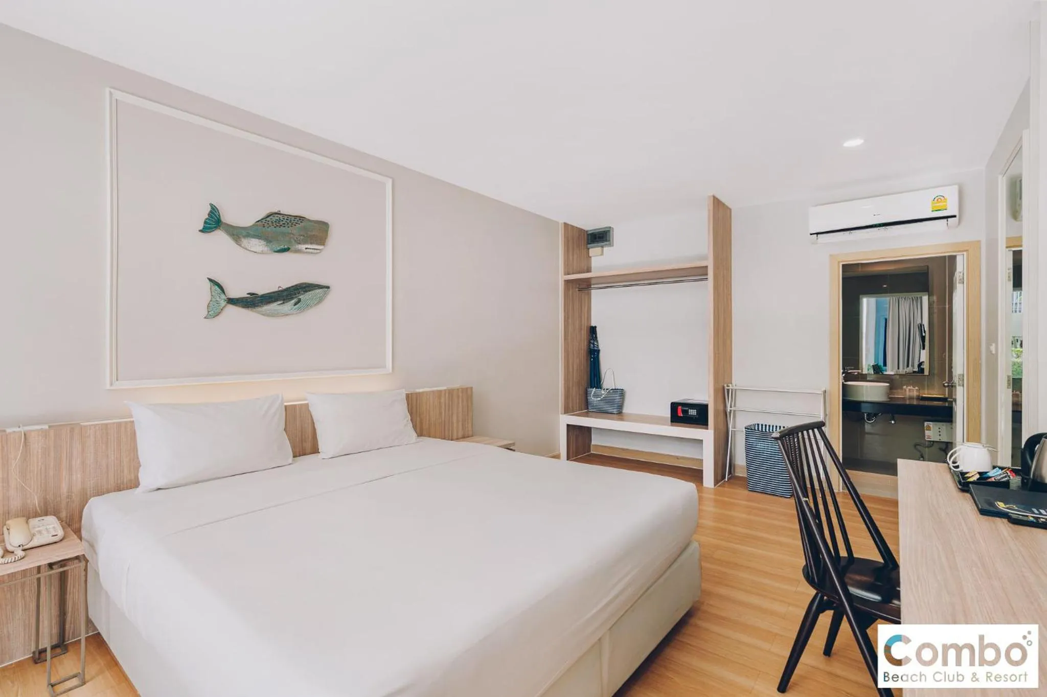 Bedroom, Bed in Combo Beach Hotel Samui