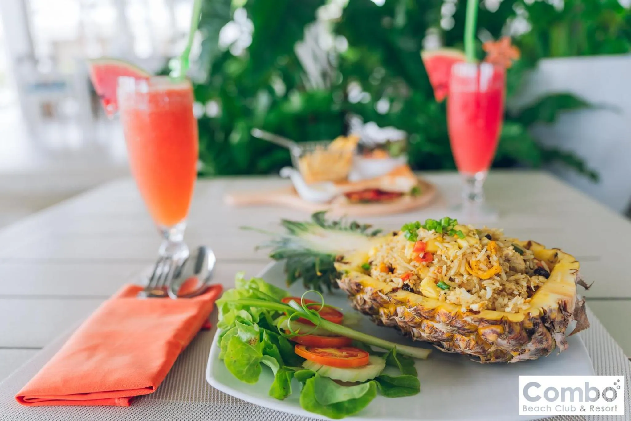 Restaurant/places to eat in Combo Beach Hotel Samui