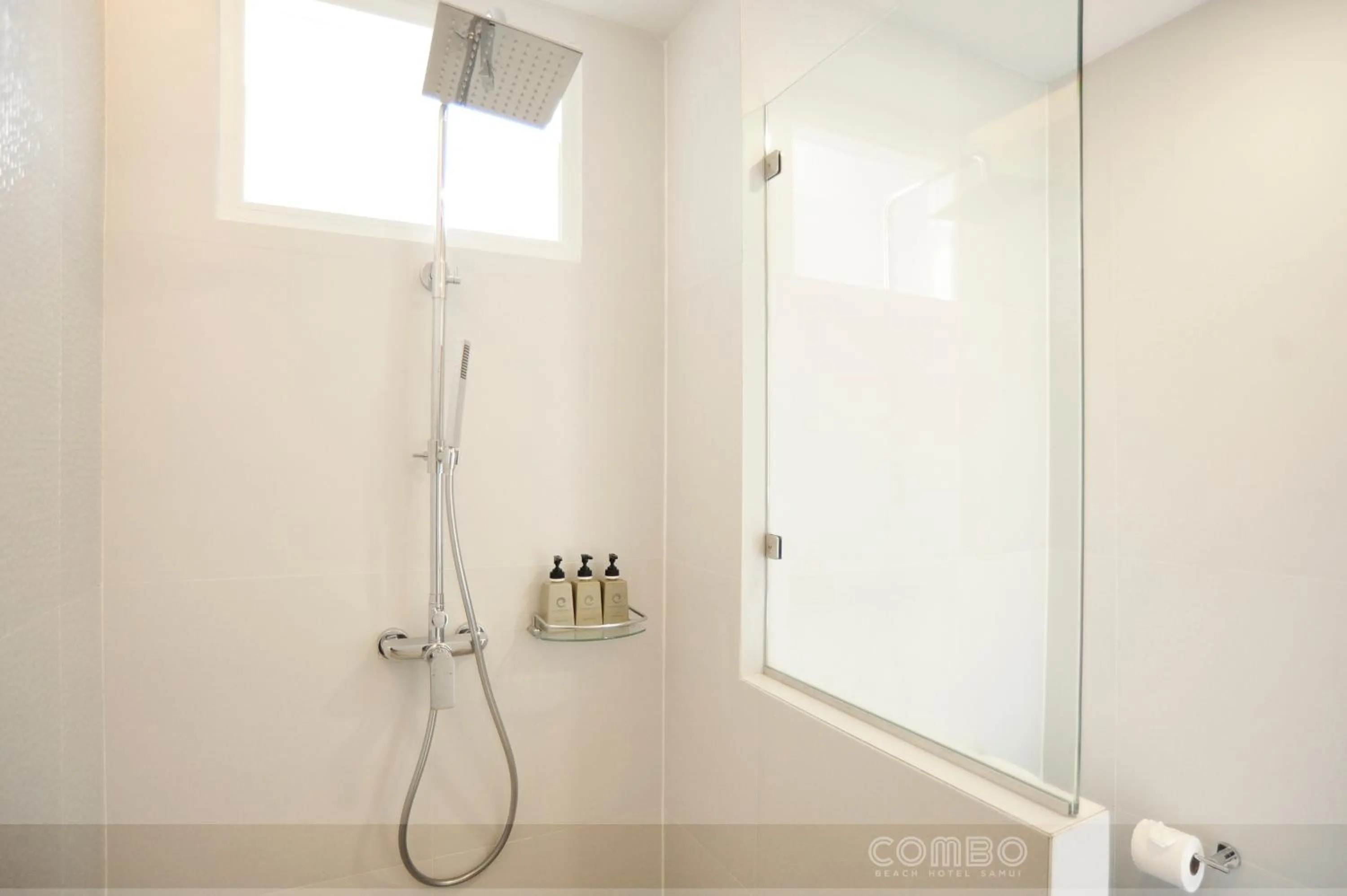 Bathroom in Combo Beach Hotel Samui