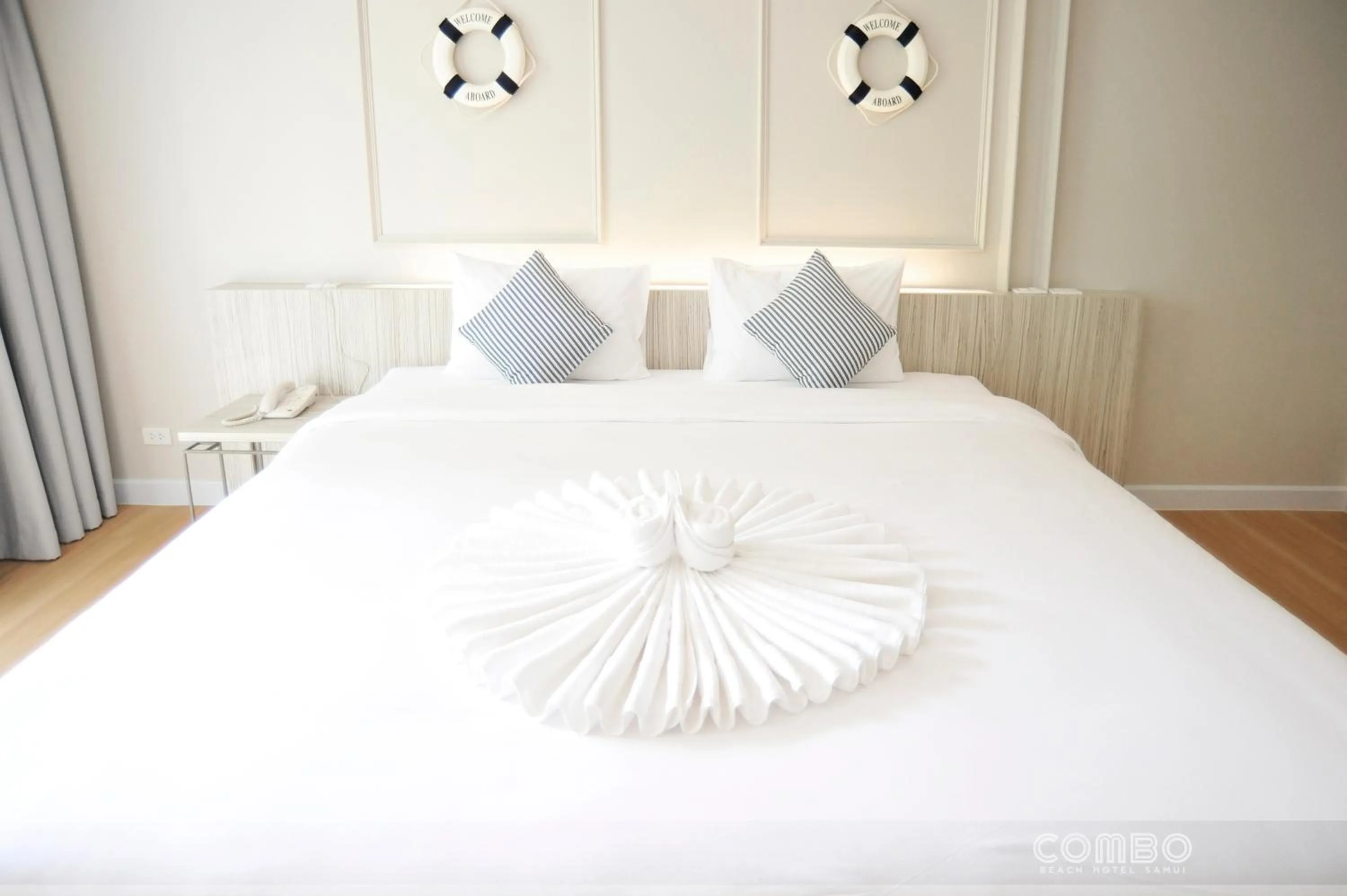 Bedroom, Bed in Combo Beach Hotel Samui