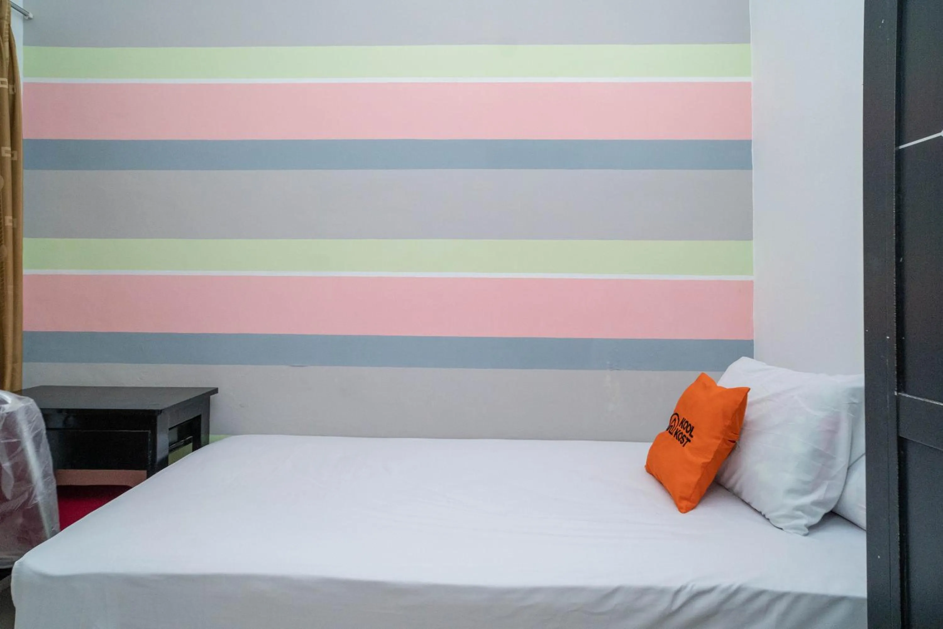 Bed in KoolKost Syariah @ Jl Kelapa Dua Raya Tangerang (Minimum Stay 6 Nights)