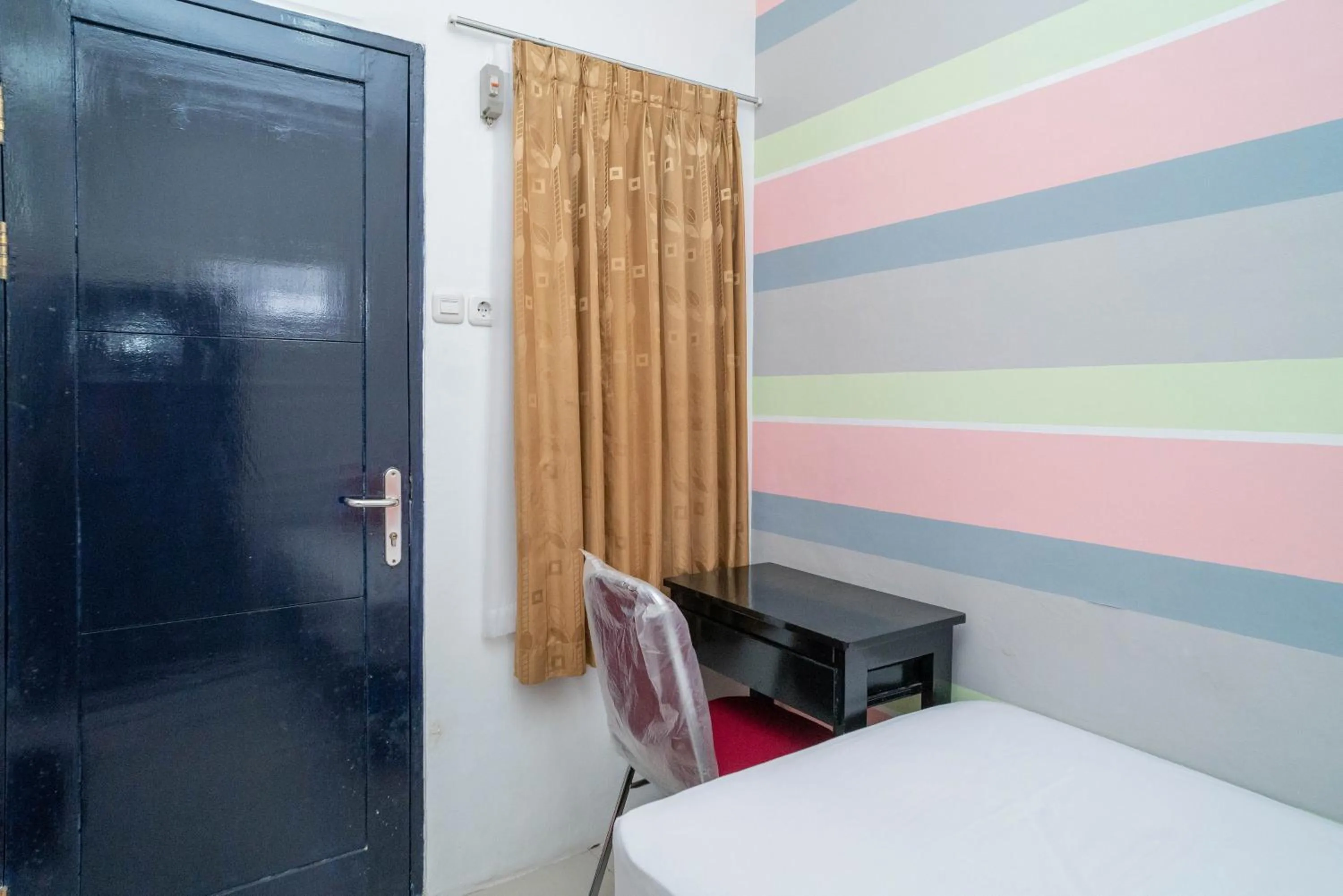 Bed in KoolKost Syariah @ Jl Kelapa Dua Raya Tangerang (Minimum Stay 6 Nights)