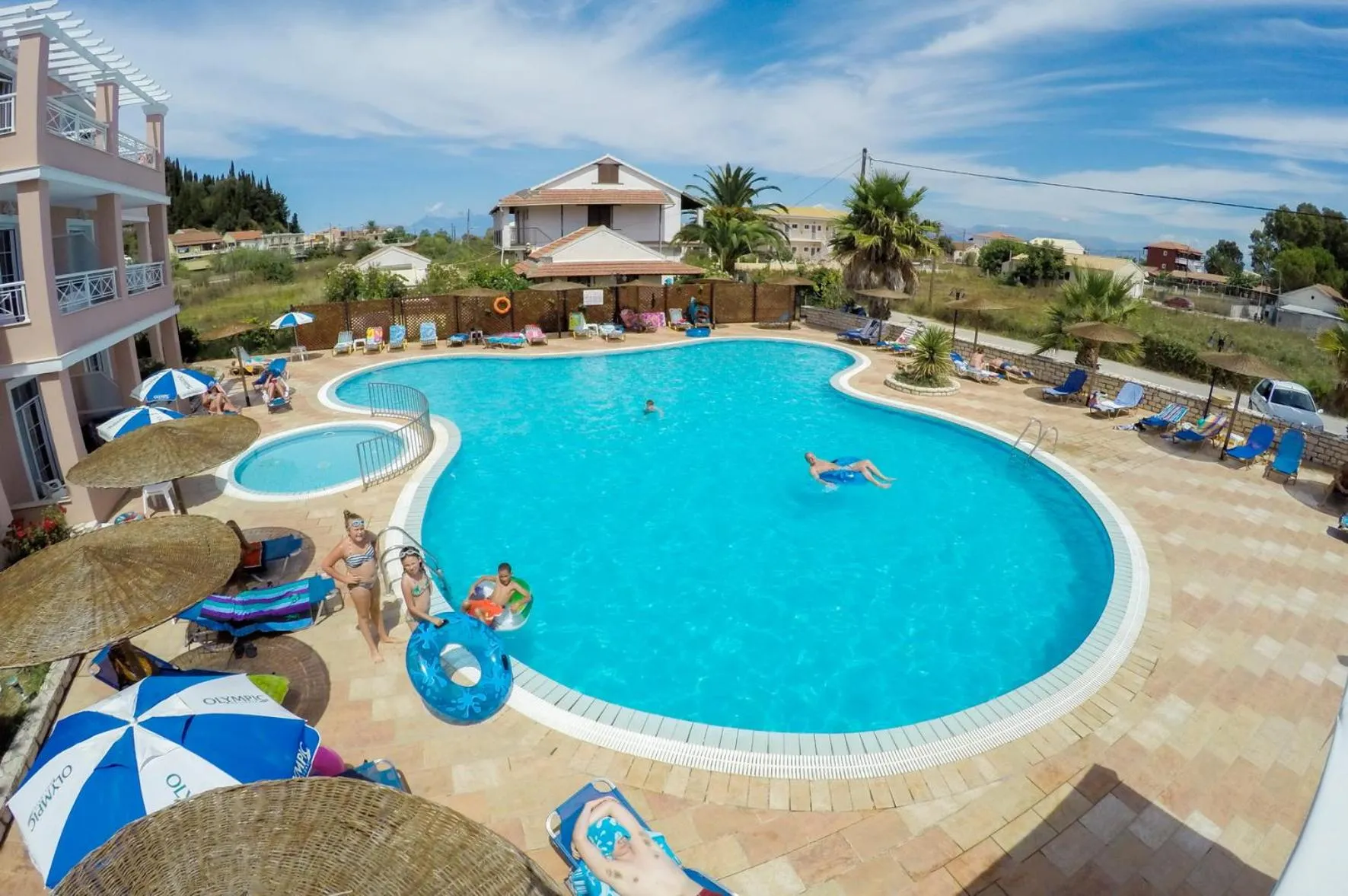 Swimming pool in Anemona Beach apartments