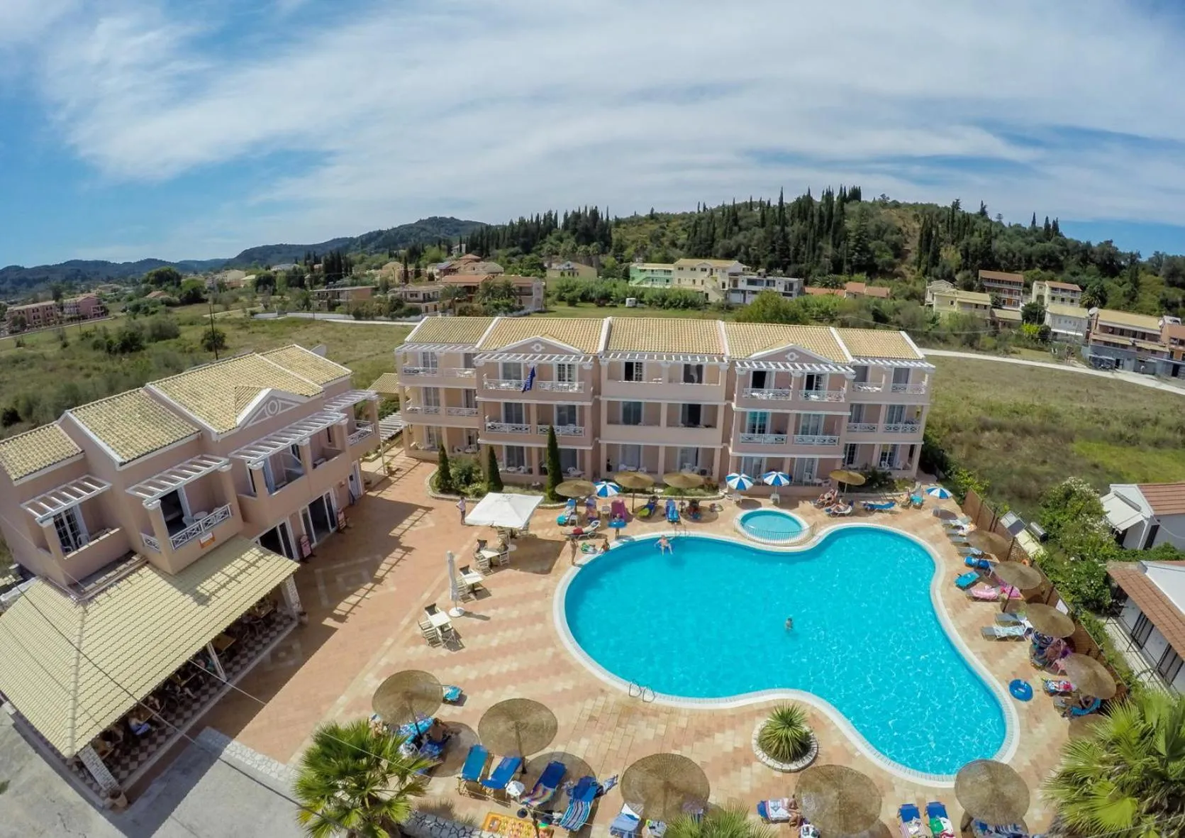 Swimming pool in Anemona Beach apartments