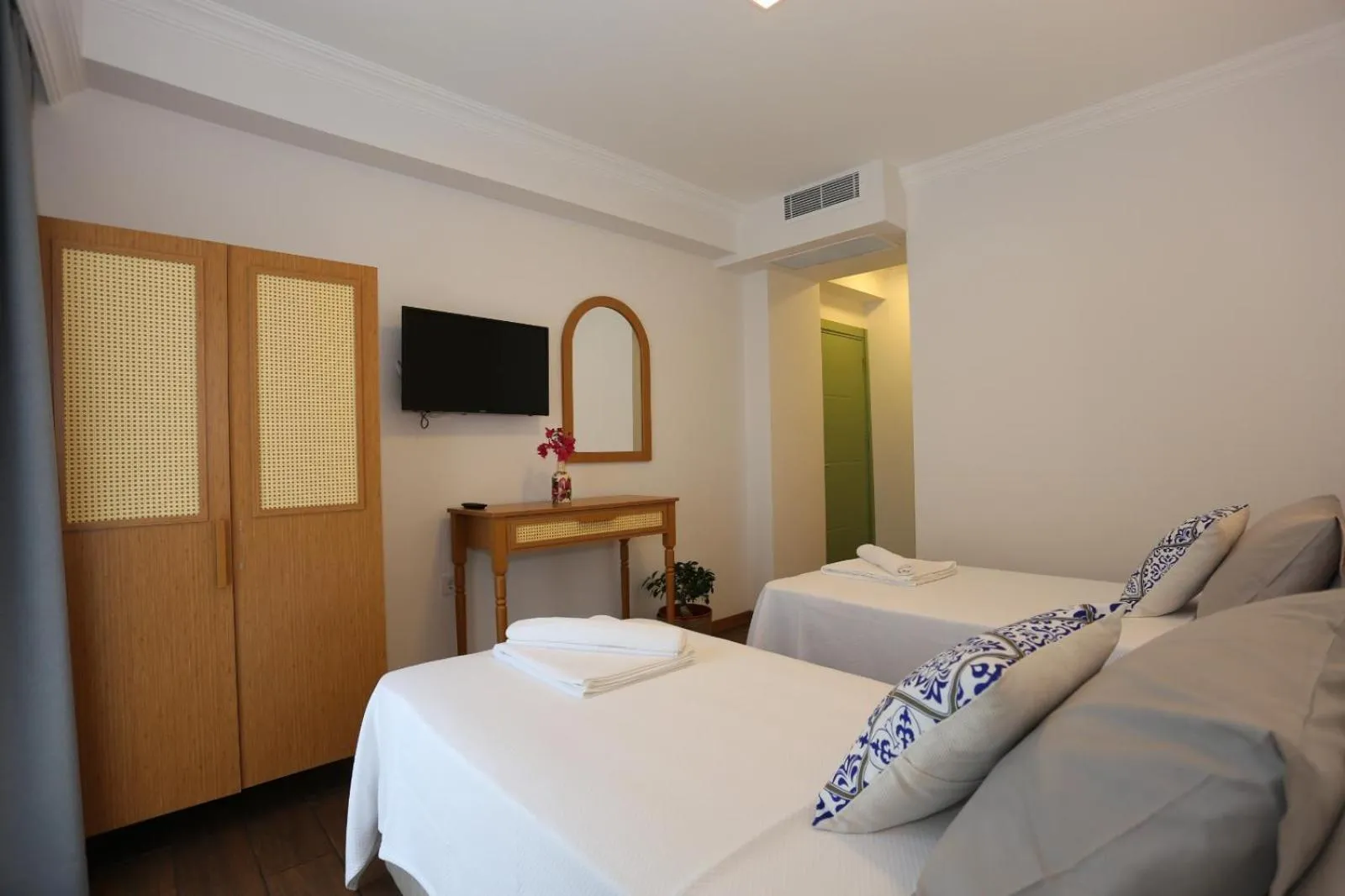 Bed in AtaÇesme Otel