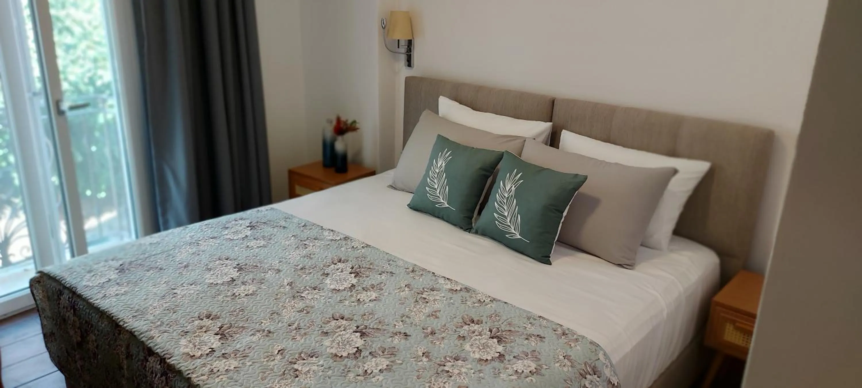 Bed in AtaÇesme Otel