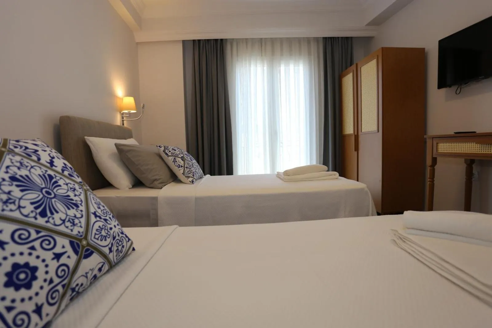 Bed in AtaÇesme Otel