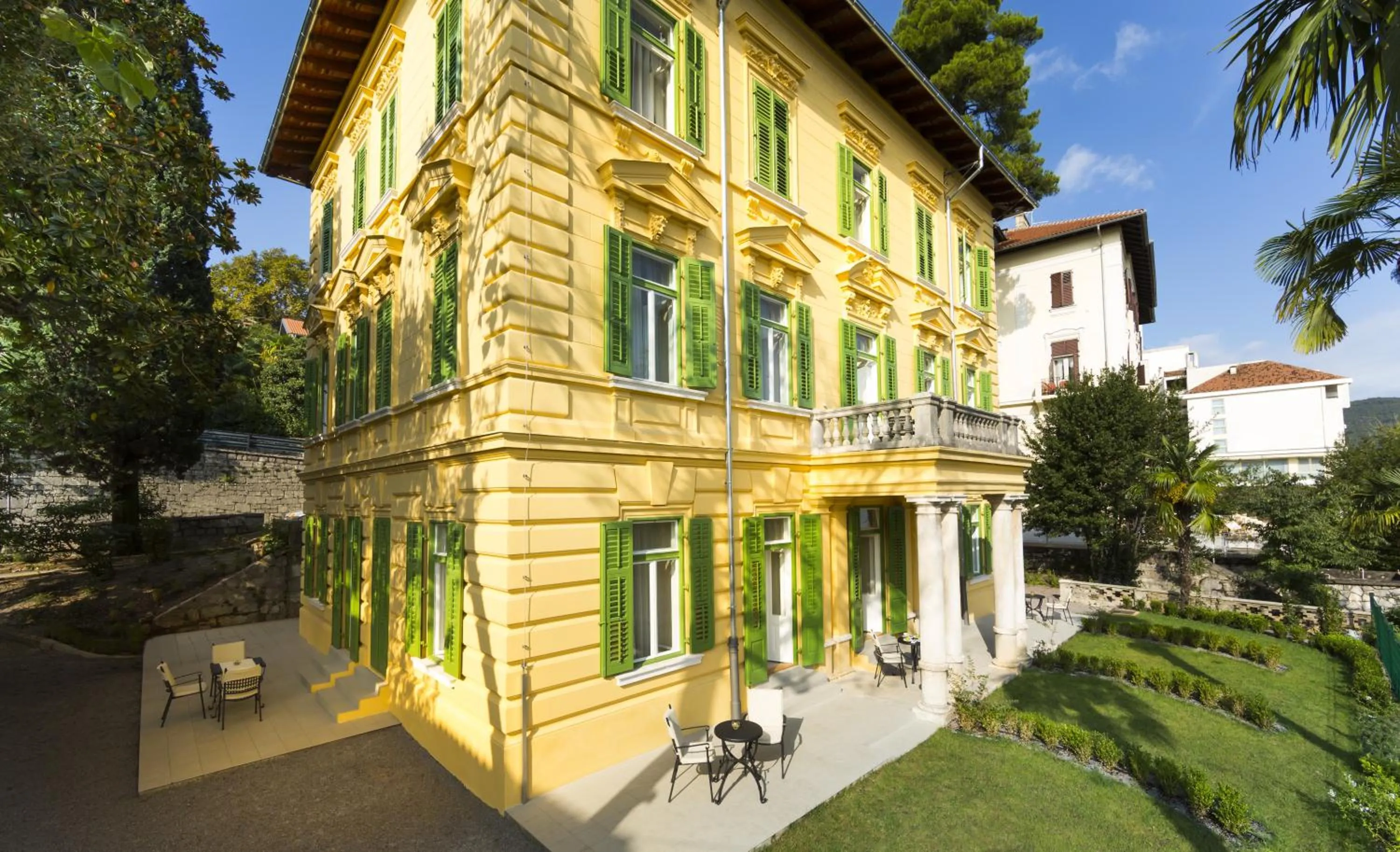 Facade/entrance in Apartments Atlanta - by Liburnia Hotels & Villas