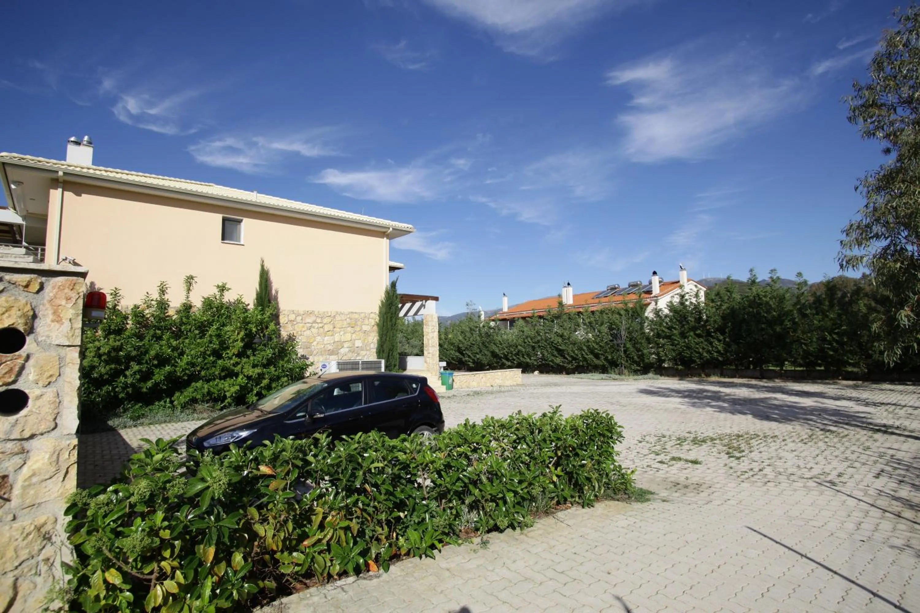 Area and facilities in Cavos Fokidos