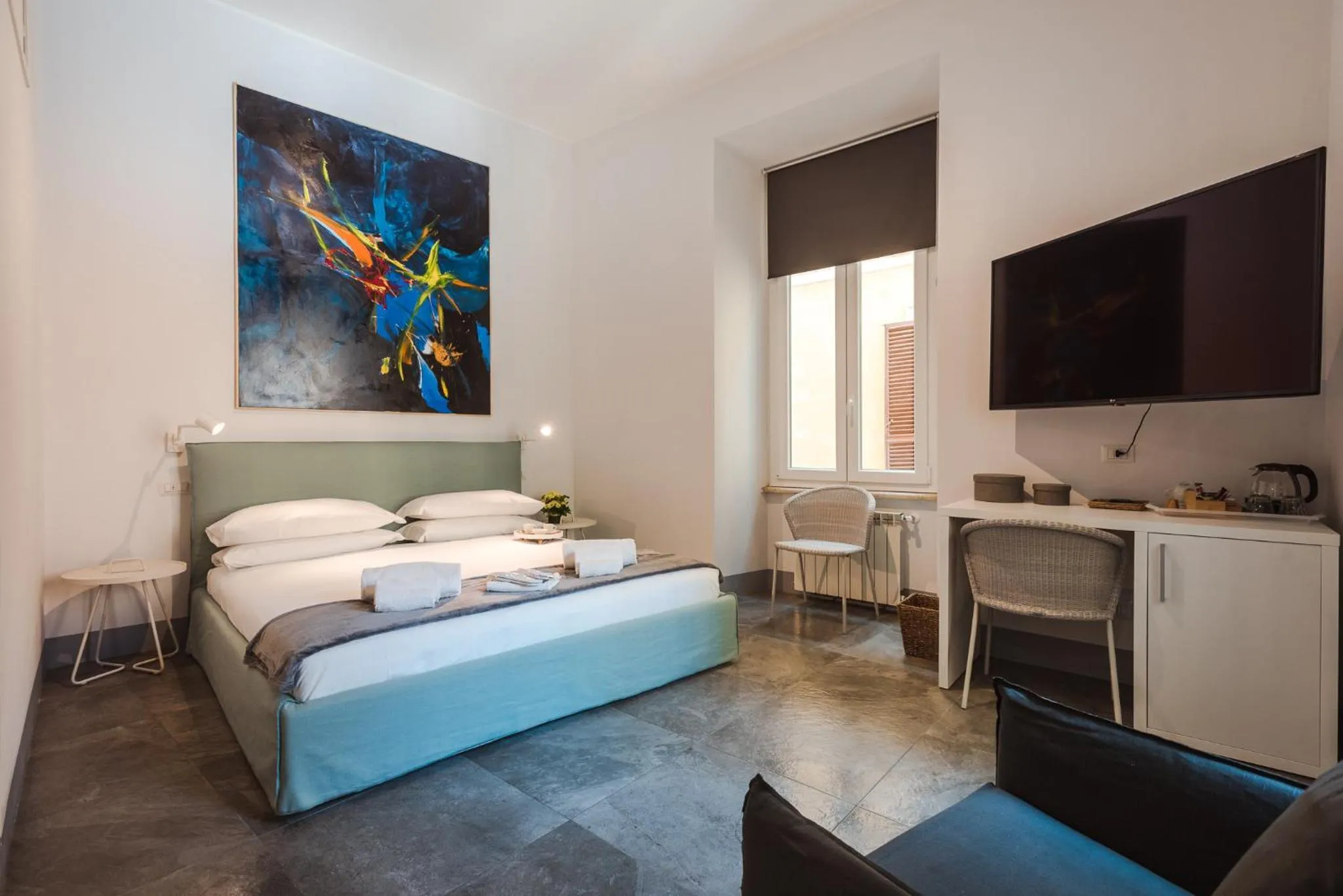 Photo of the whole room, Bed in Nikis Collection Navona