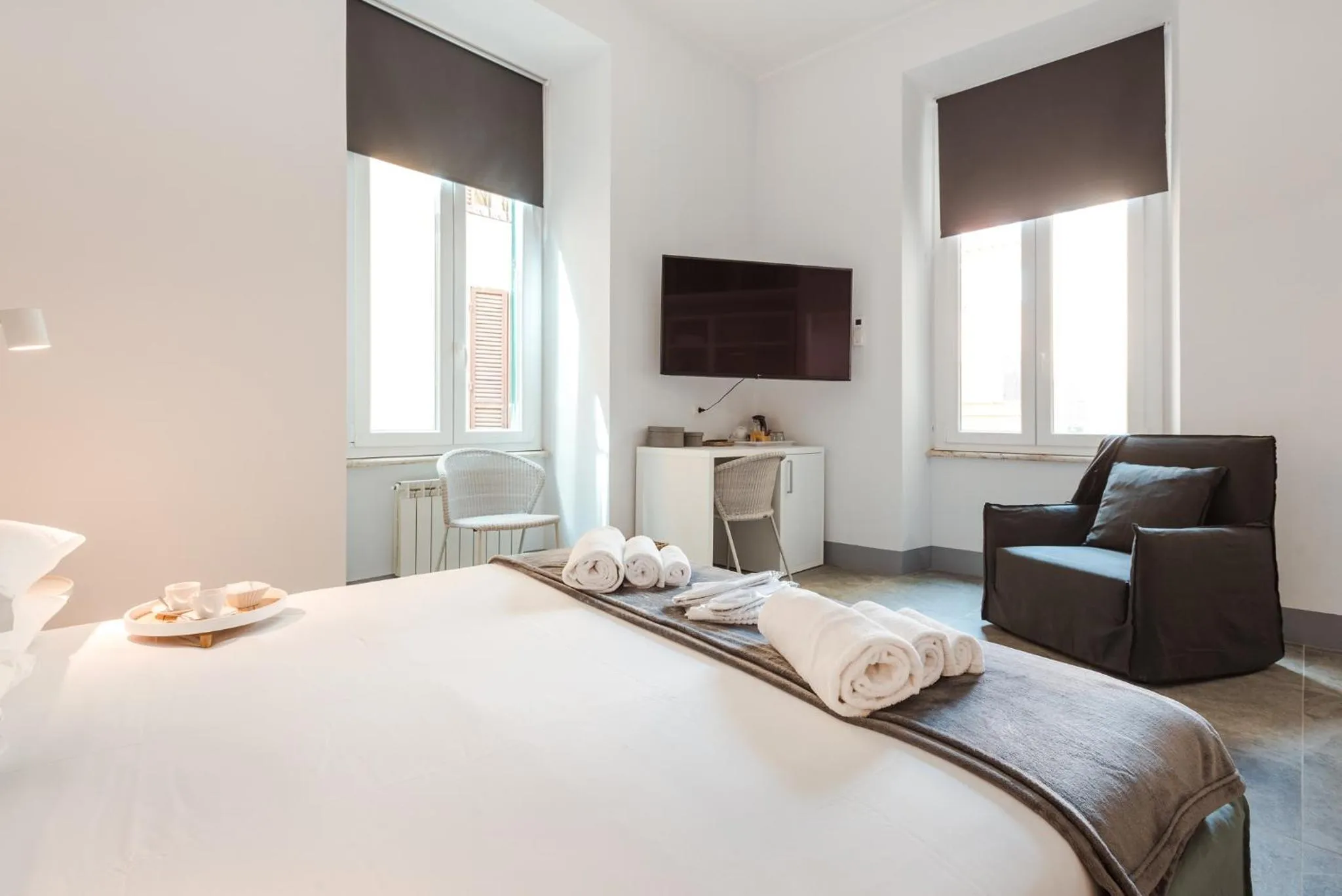 TV and multimedia, Bed in Nikis Collection Navona