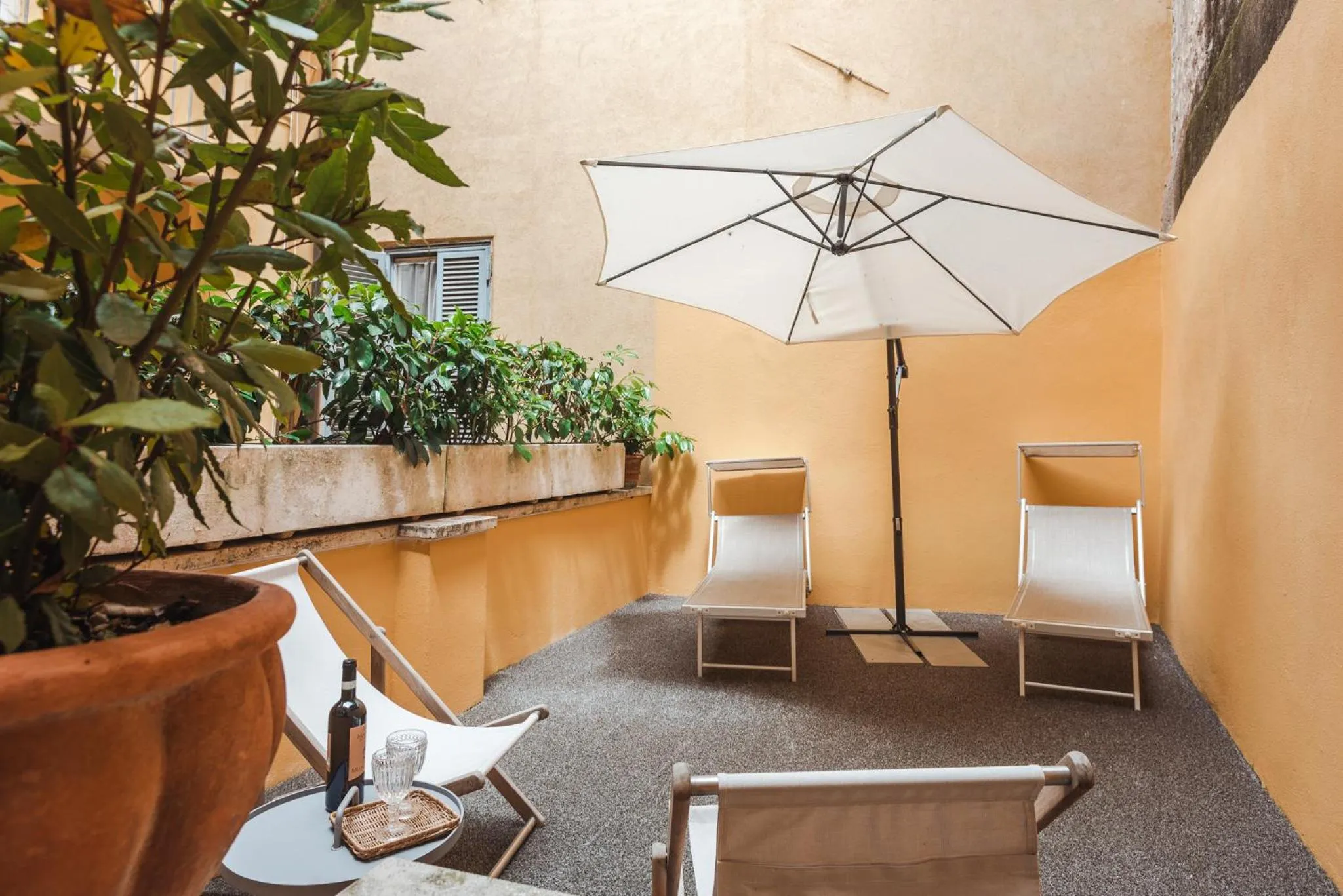 Balcony/Terrace in Nikis Collection Navona