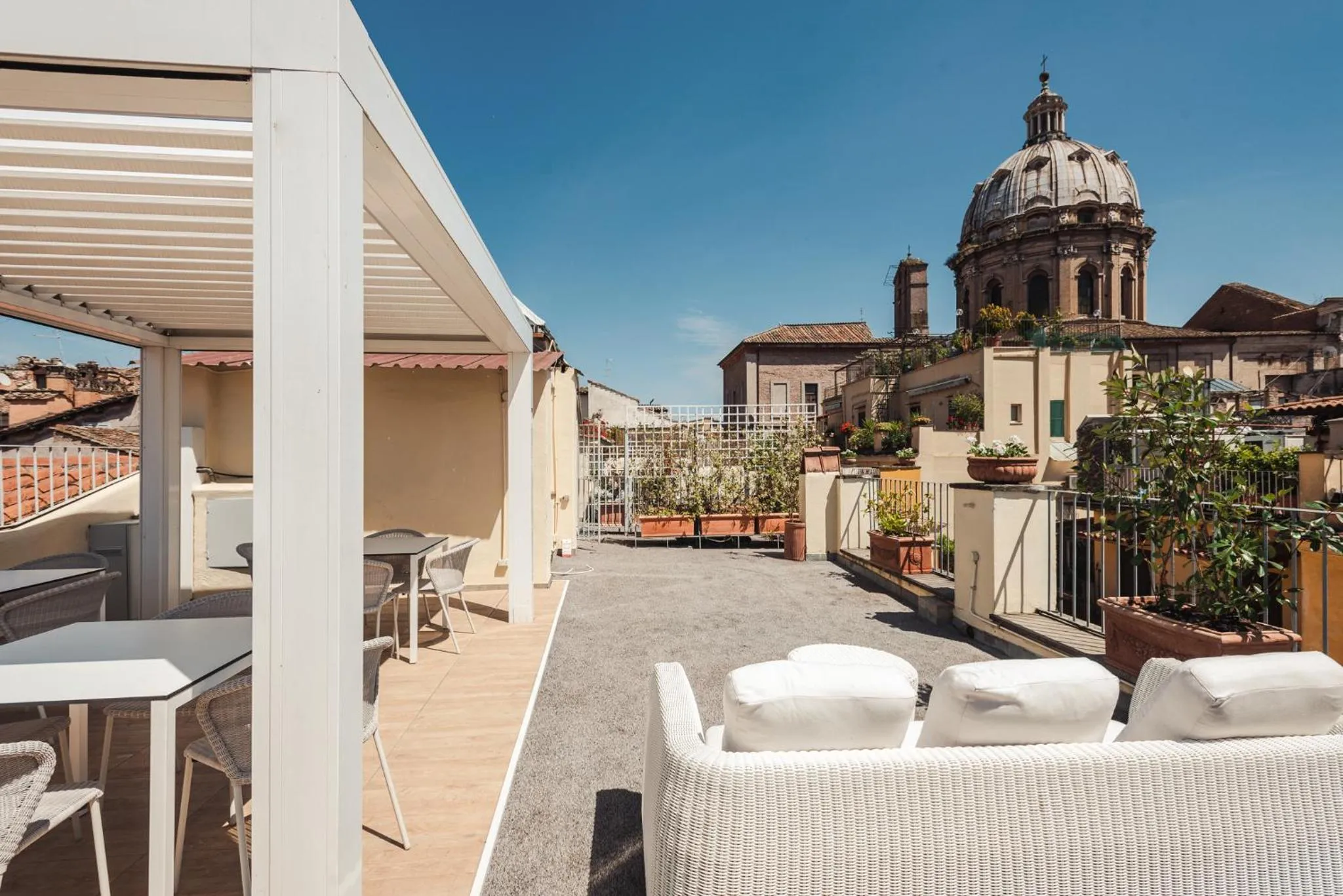 Balcony/Terrace in Nikis Collection Navona