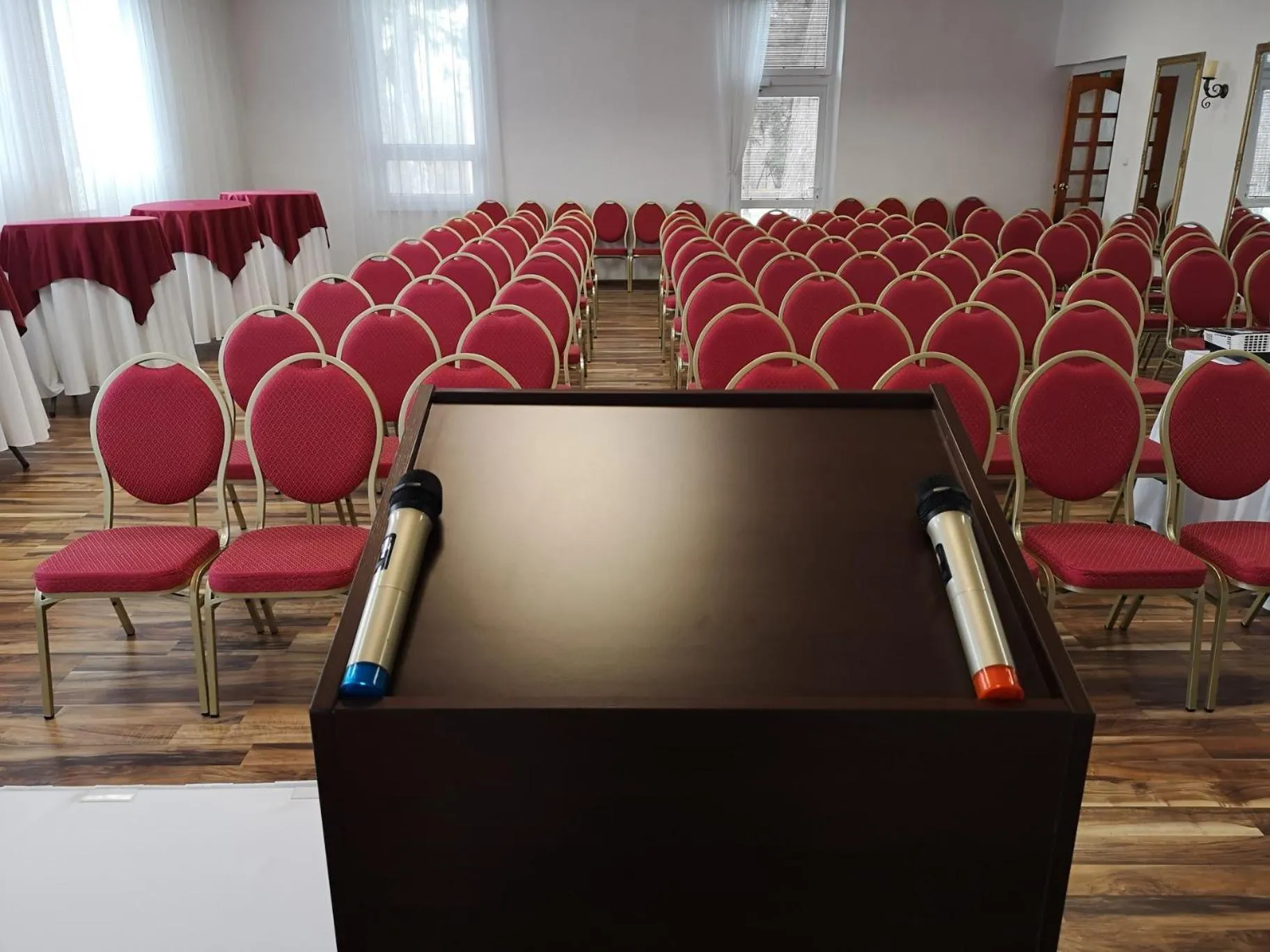 Business facilities in Svatojansky Kastiel