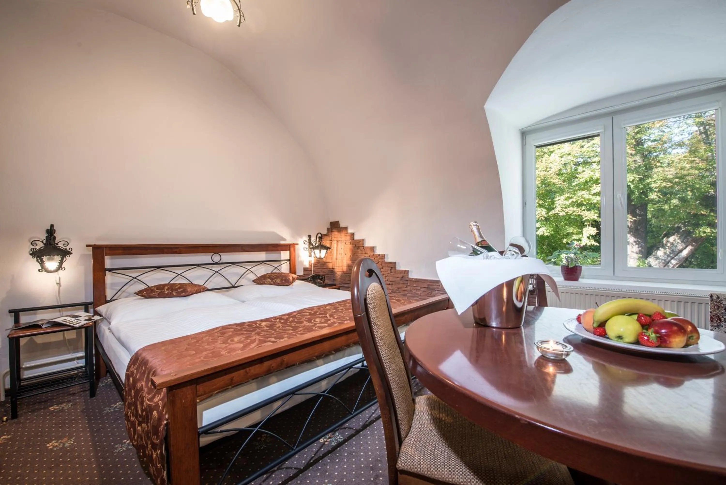 Photo of the whole room in Svatojansky Kastiel