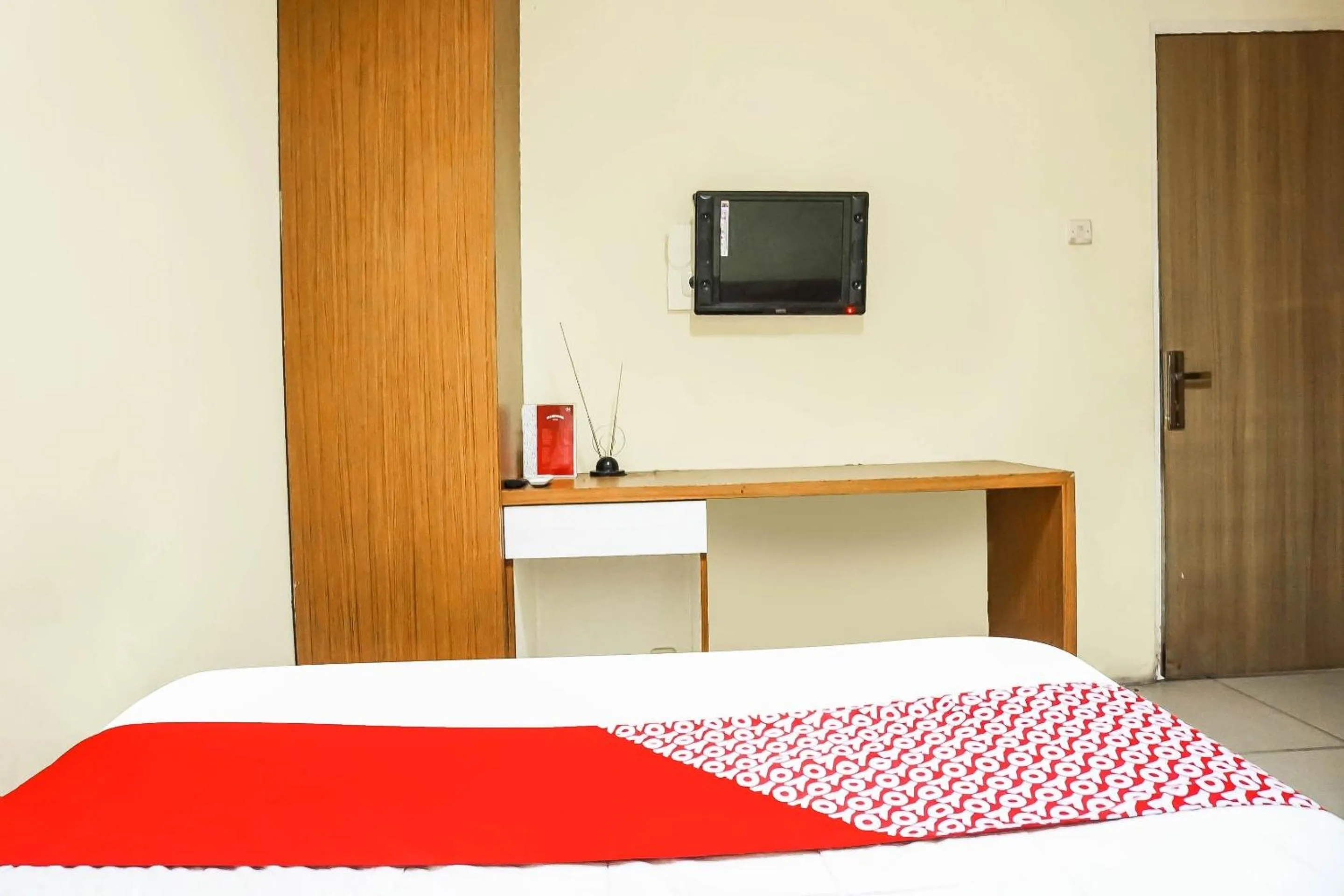 Bedroom in OYO 90872 Coolz Homestay Tebet Near TIS Square Near TIS Square