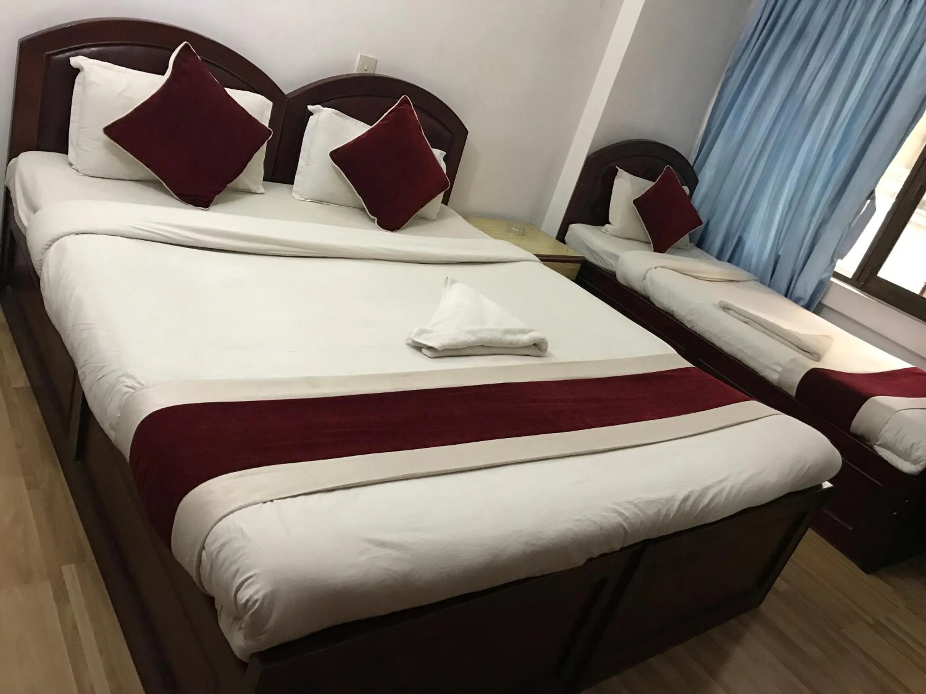 Bathroom, Bed in Hotel Lily