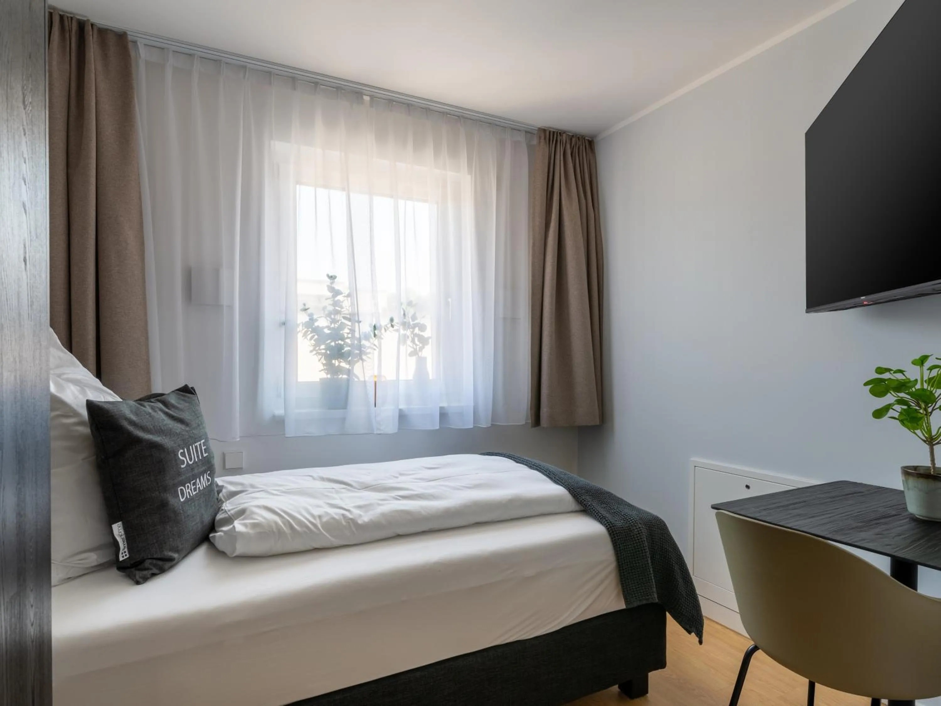 Bed in Limehome Passau Bahnhofstraße