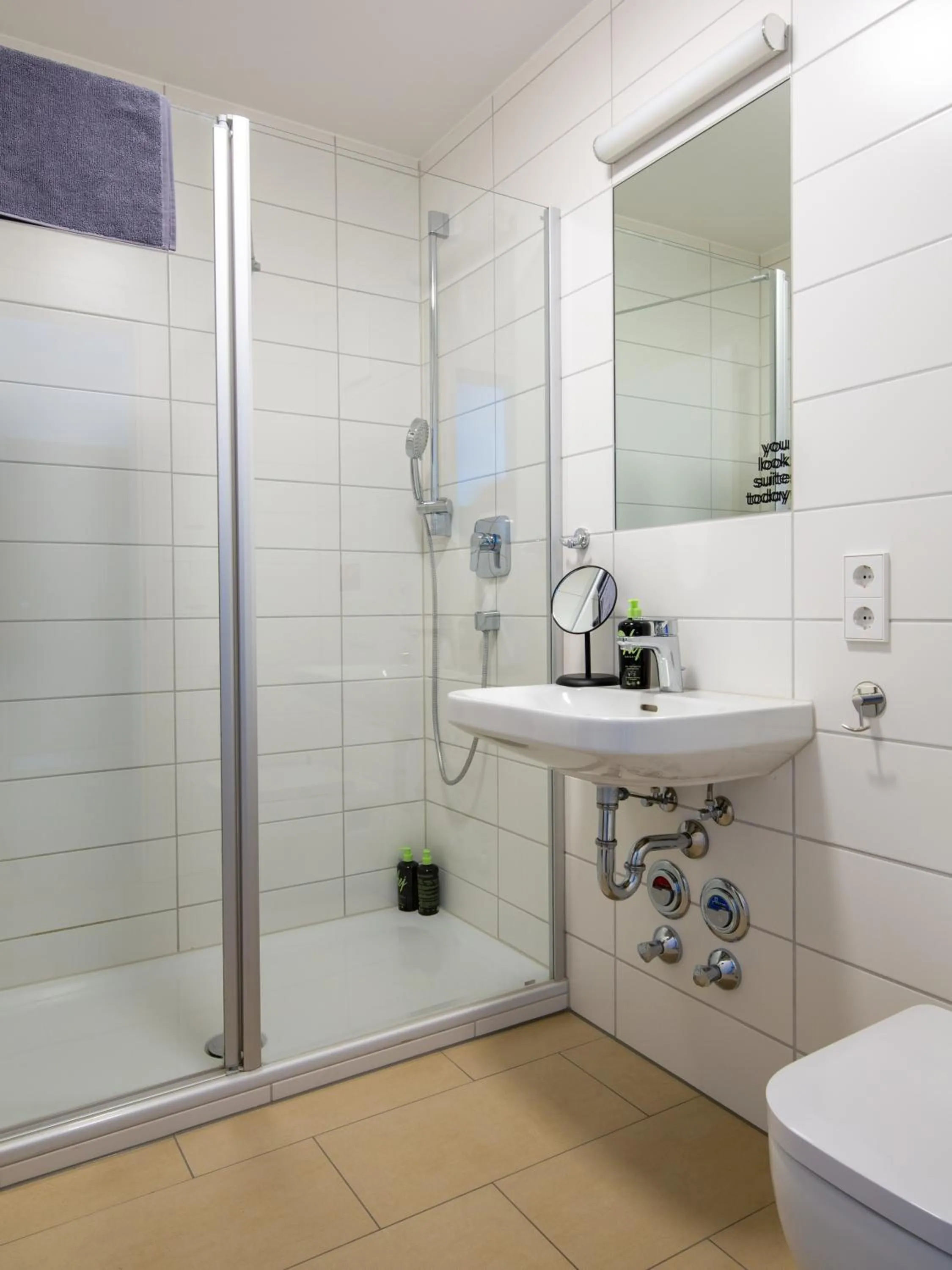 Shower in Limehome Passau Bahnhofstraße