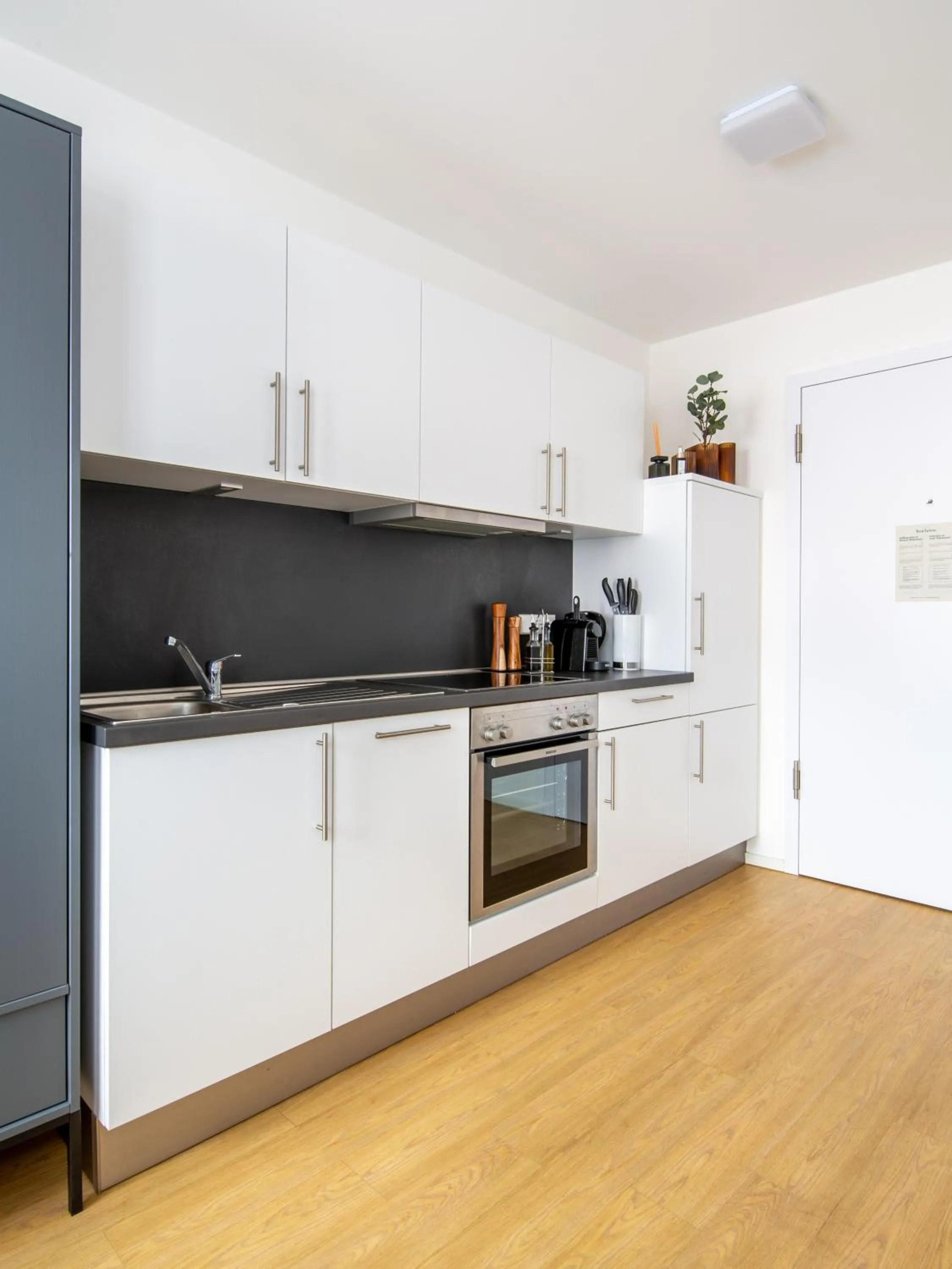 Kitchen or kitchenette in Limehome Passau Bahnhofstraße