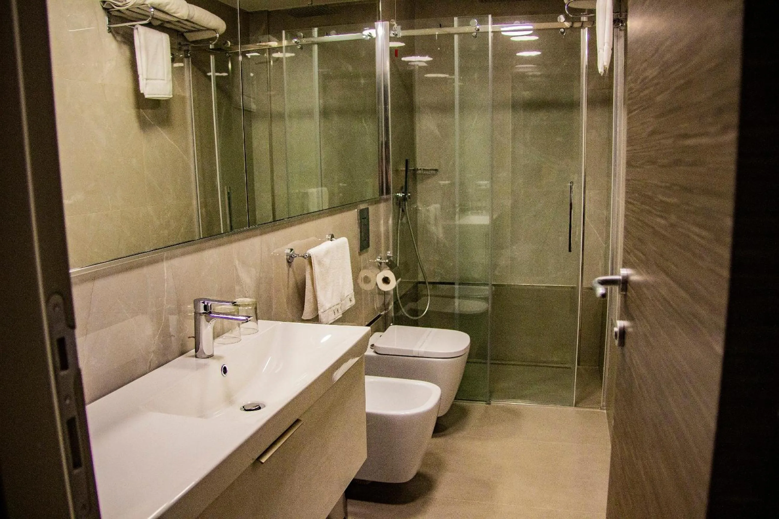 Bathroom in Kairos Resort & SPA