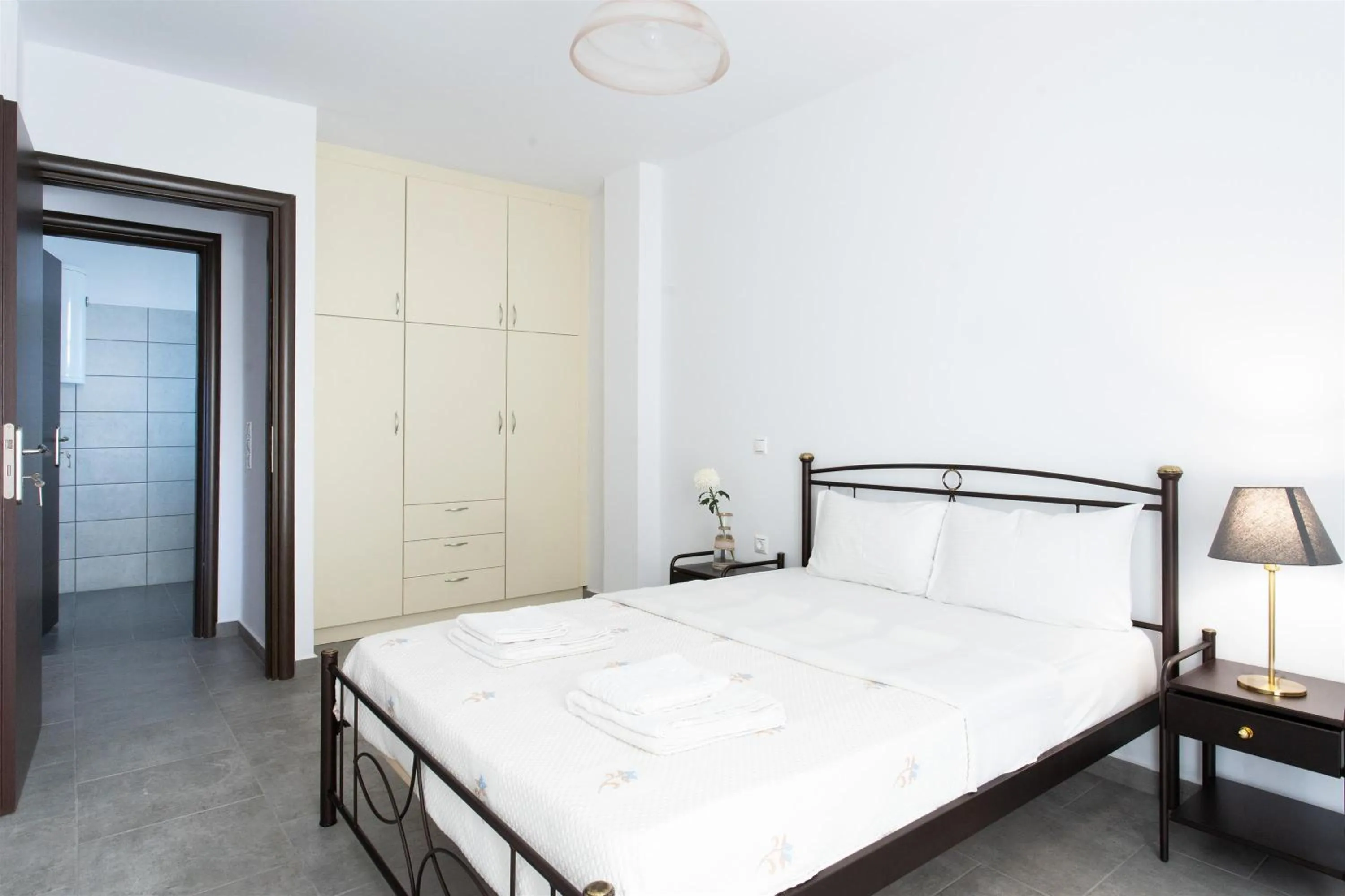 Bedroom, Bed in Tulipa Suites