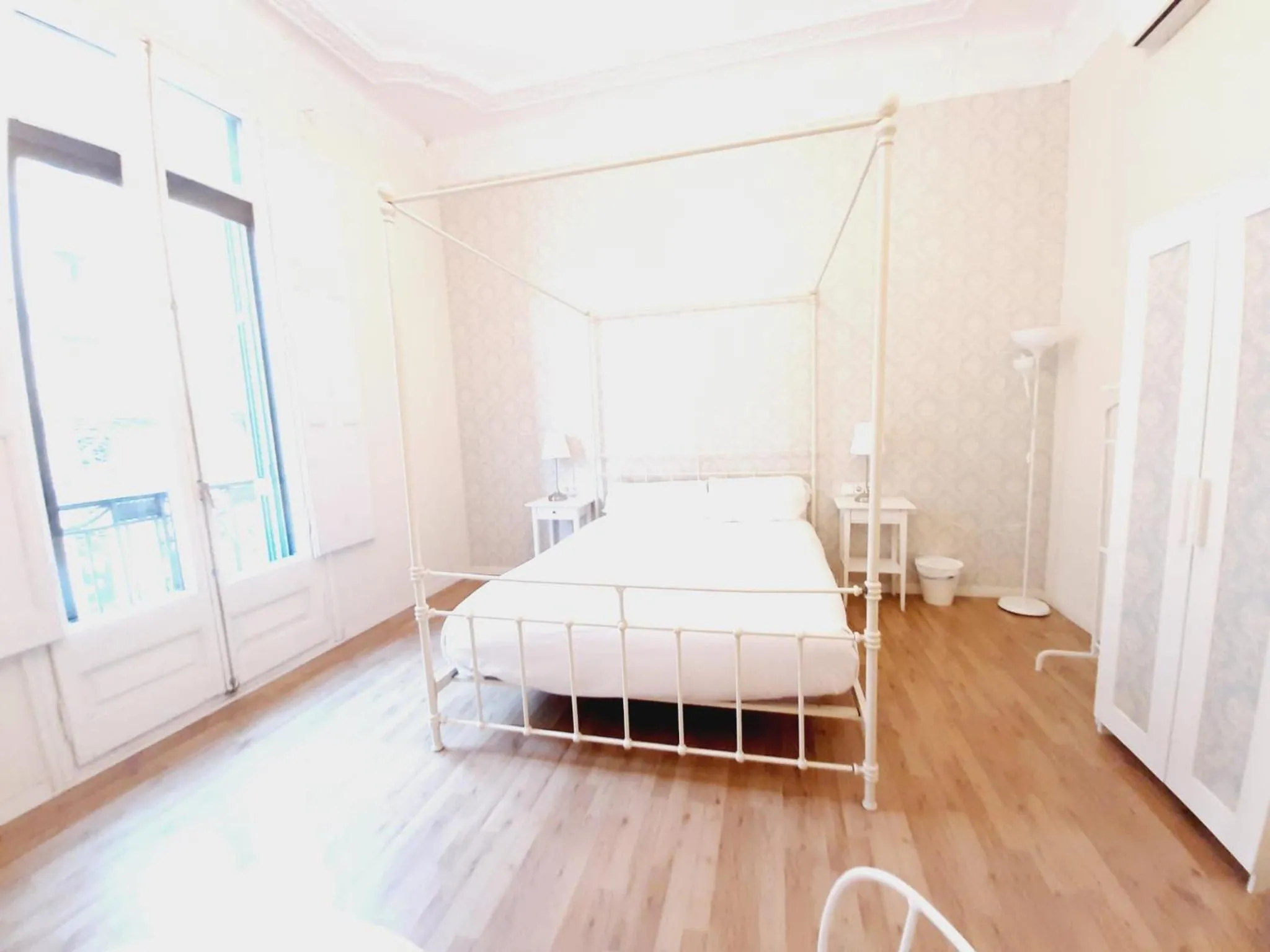 Photo of the whole room, Bed in Lumine Luxury Suites by gaiarooms