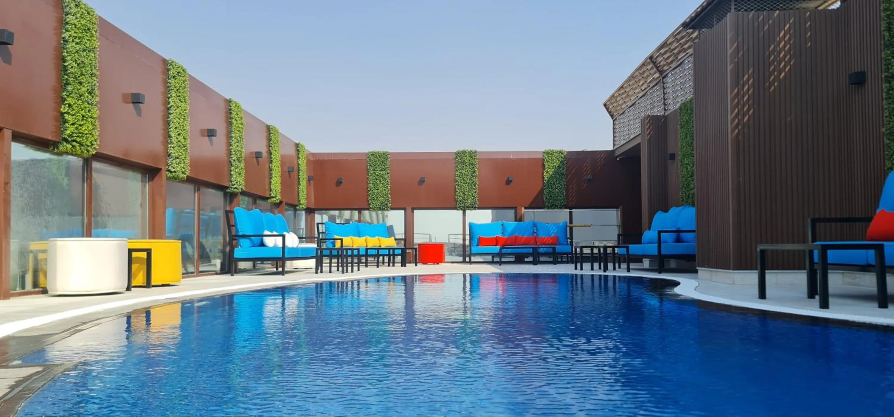 Swimming pool in Signature Guest Hotel فندق إمضاء النزيل الفندقية