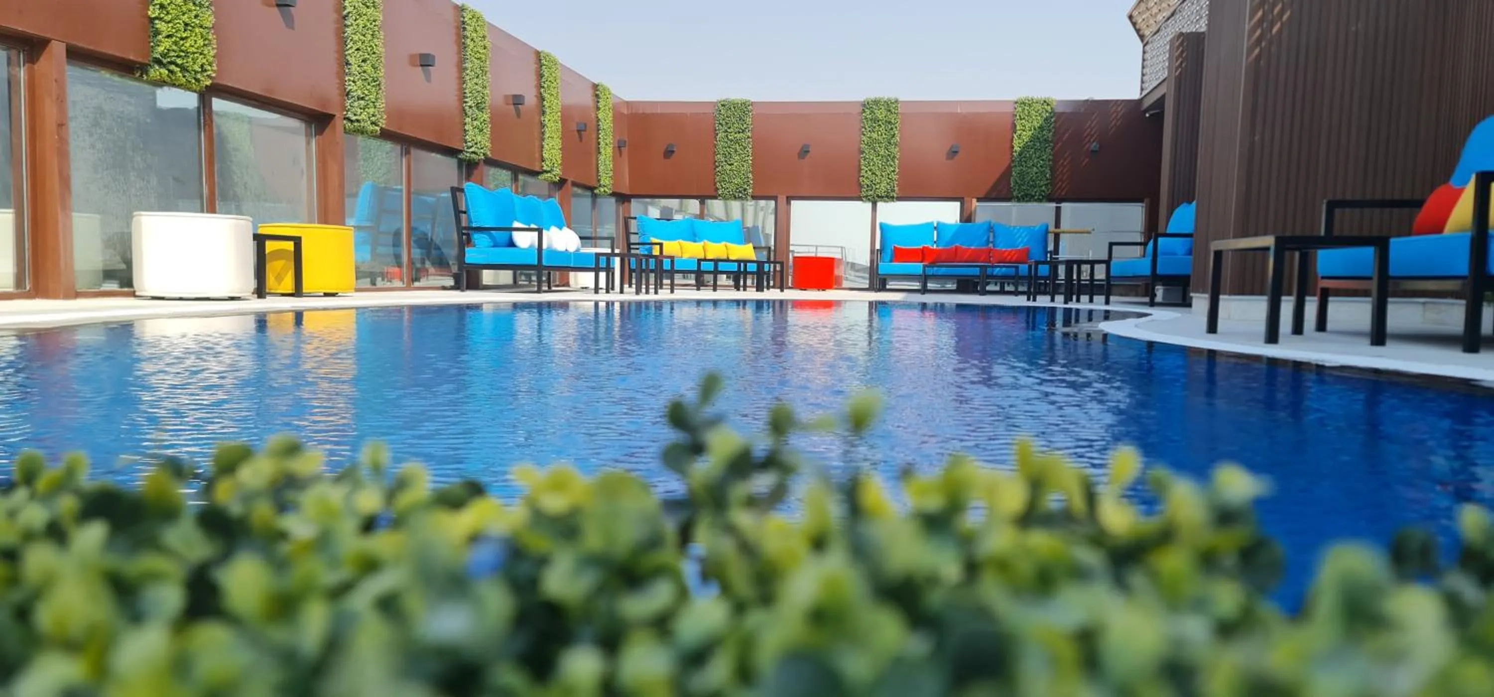 Swimming pool in Signature Guest Hotel فندق إمضاء النزيل الفندقية