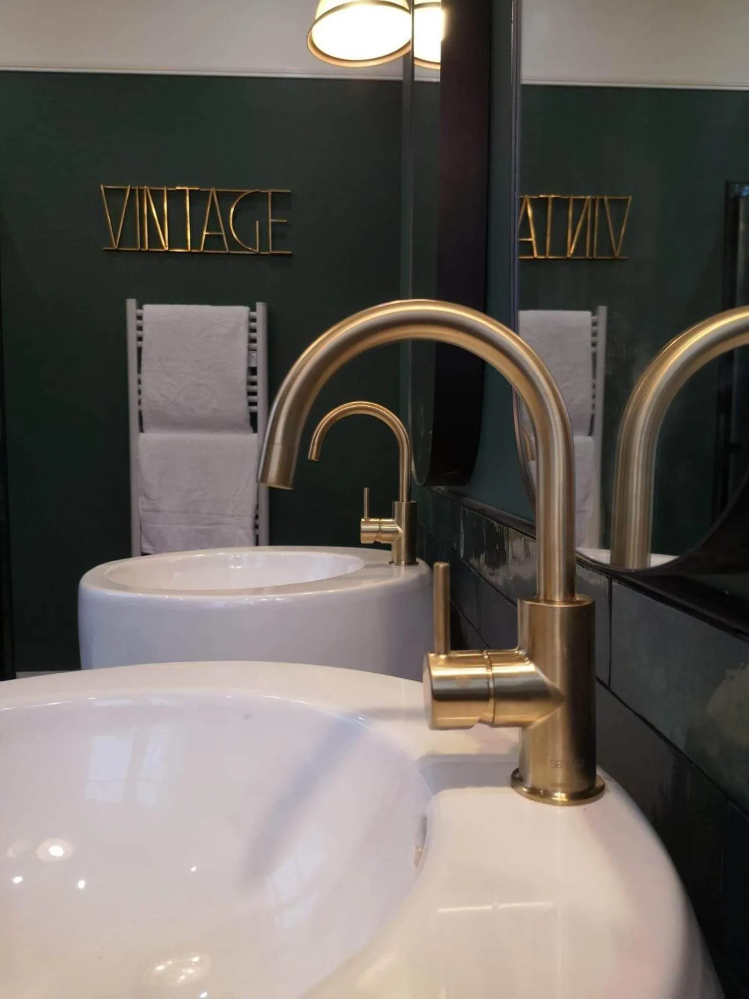 Bathroom in R & R BERGERAC