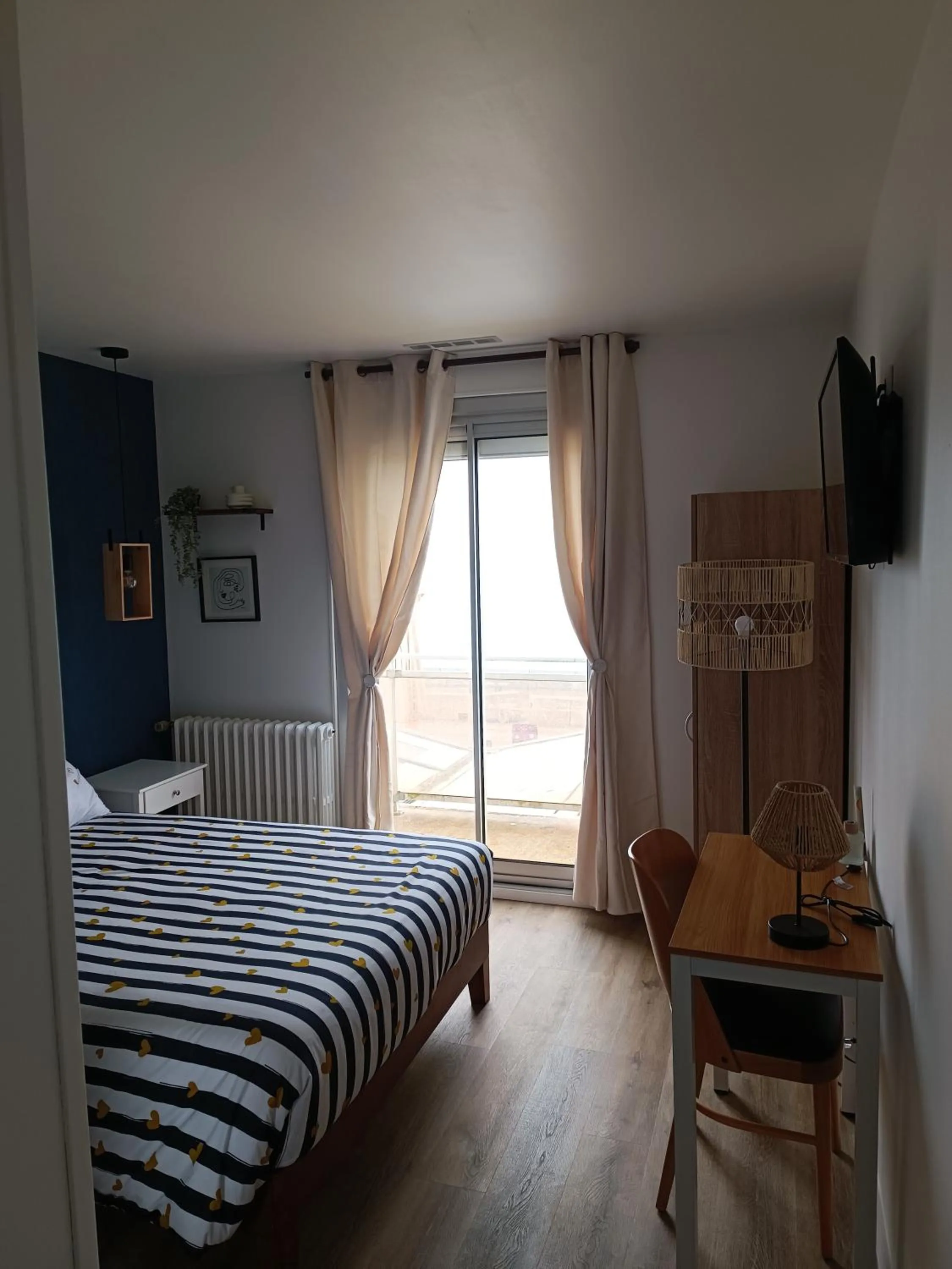 Bed in New Hôtel de la Mer