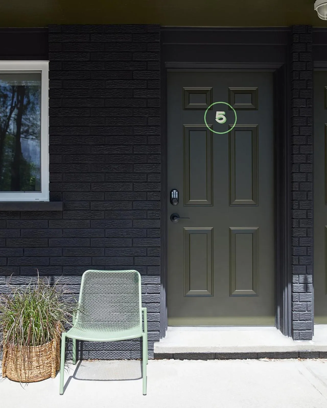 Facade/entrance in Somewhere Inn Calabogie