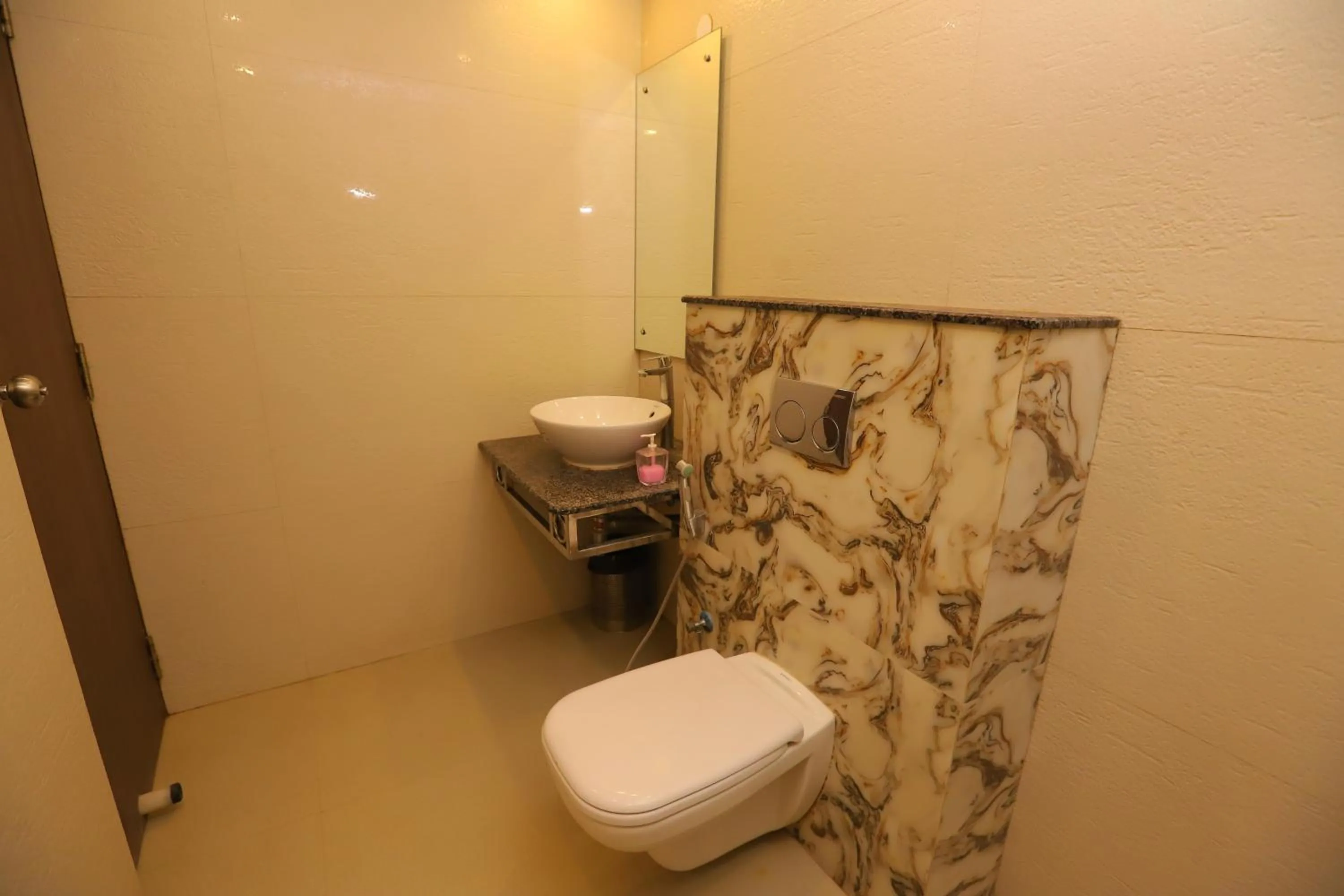 Bathroom in Hotel Mayur Assam - New Delhi Railway Station