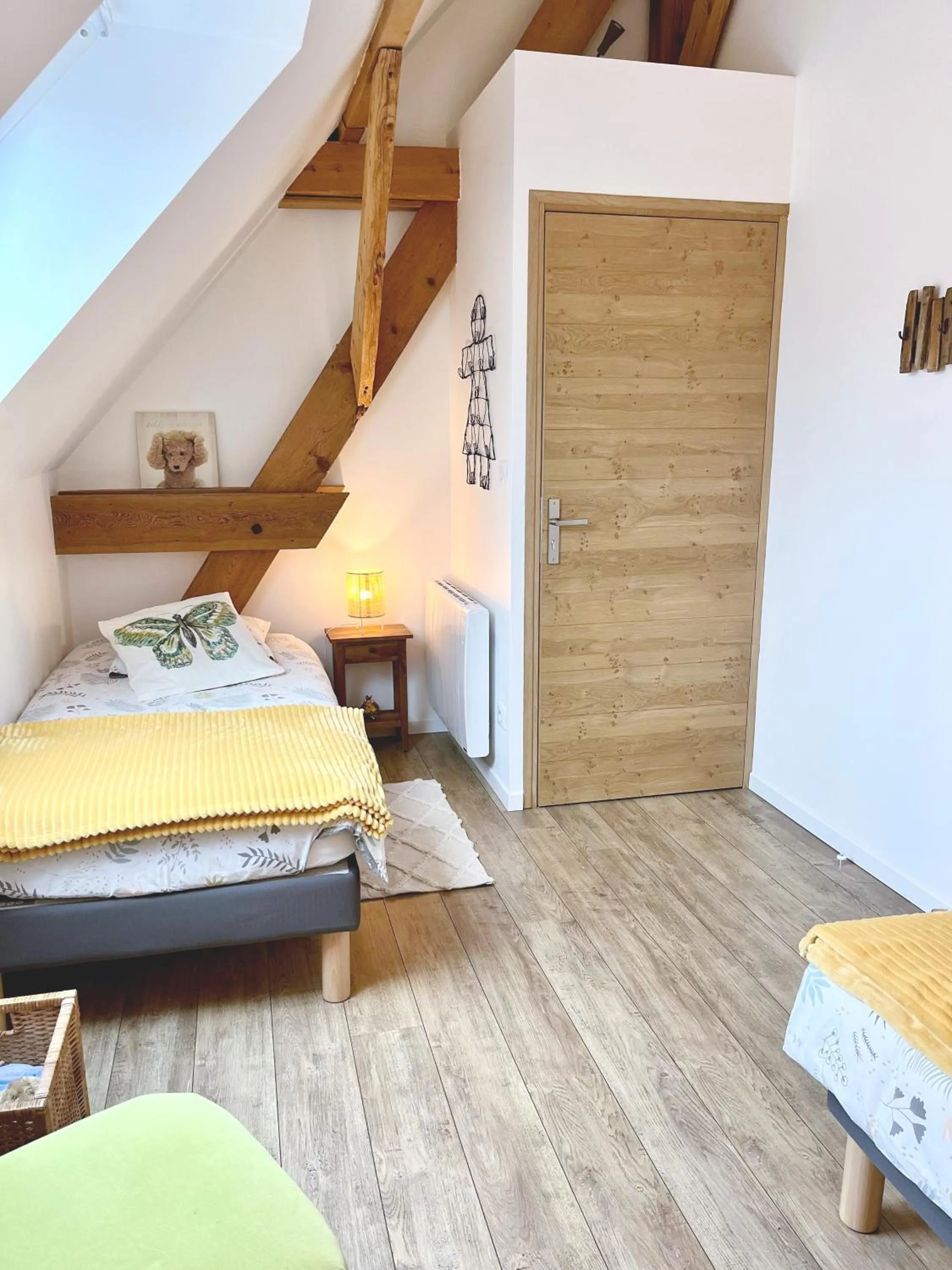 Bedroom, Bed in Aux 2 girouettes